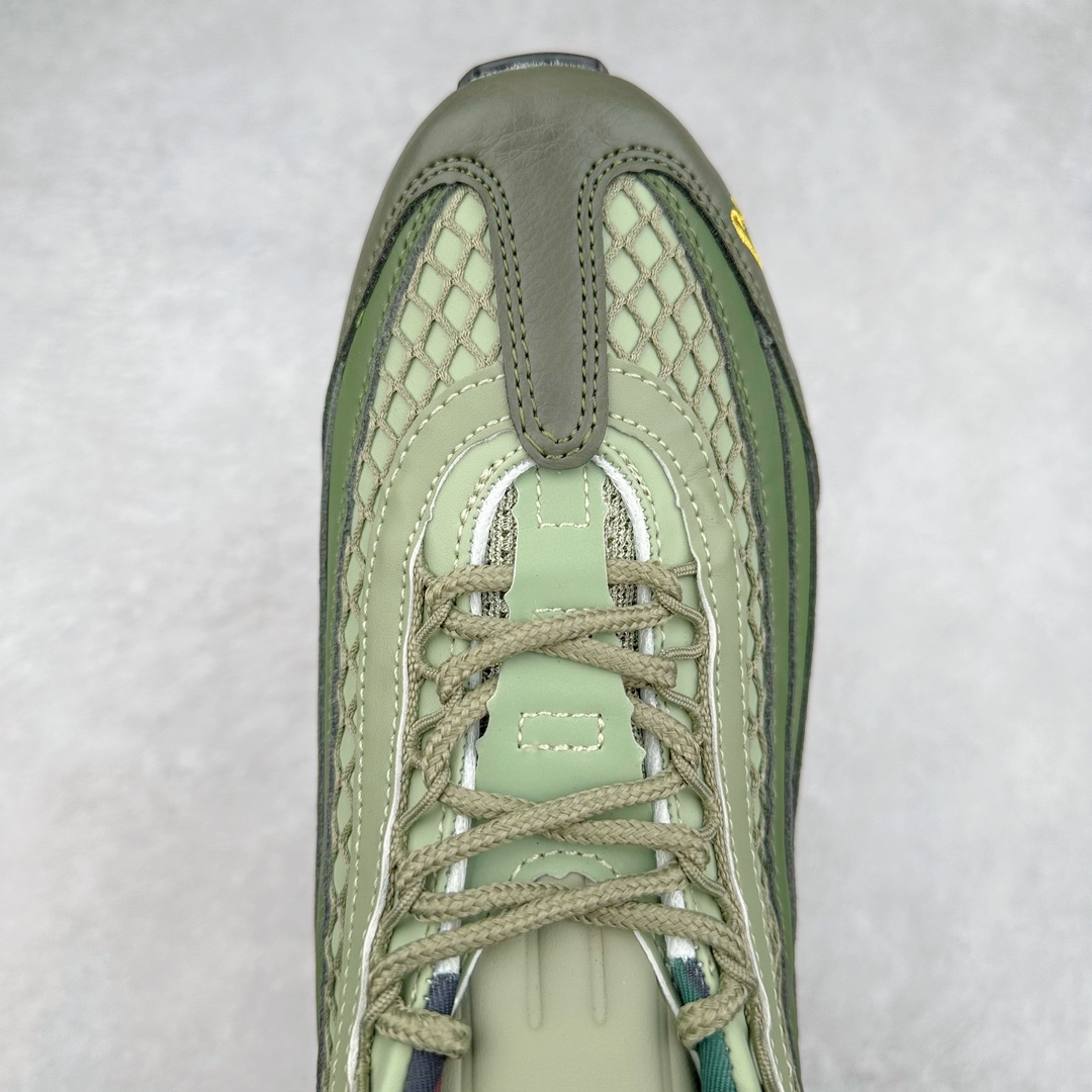 图片[4]-＃WM NK Air Max 95 复古减震气垫跑鞋 FB2709-300 经典重温 外单专供大厂出品 品质稳定 一百余色 终端操作 鞋款设计灵感源于人体构造 中底设计基于人体的脊柱构造 是整体设计的核心 尼龙孔眼代表了肋骨 而分层式面板和网眼象征着肌肉纤维和肉体组织 Air Max 95采用了两个独立的吹塑成型的Air-Sole单元 并首次在前掌使用可视化气垫设计 Swoosh logo夜当作一个 点符号放在了鞋子的后帮位置 20年的发展让 AIR MAX 95有了不同的故事 20年后再度面向世人的时候 焕然一新的面貌 让人有了另外一种清新脱俗的感觉 尺码：36 37.5 38 39 40 41 42 43 44 45 46-选品中心