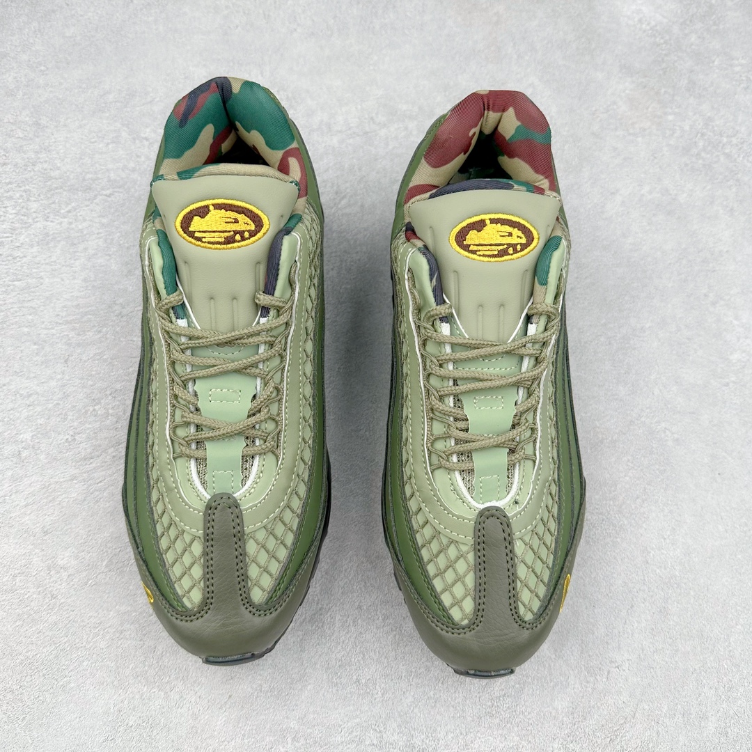 图片[2]-＃WM NK Air Max 95 复古减震气垫跑鞋 FB2709-300 经典重温 外单专供大厂出品 品质稳定 一百余色 终端操作 鞋款设计灵感源于人体构造 中底设计基于人体的脊柱构造 是整体设计的核心 尼龙孔眼代表了肋骨 而分层式面板和网眼象征着肌肉纤维和肉体组织 Air Max 95采用了两个独立的吹塑成型的Air-Sole单元 并首次在前掌使用可视化气垫设计 Swoosh logo夜当作一个 点符号放在了鞋子的后帮位置 20年的发展让 AIR MAX 95有了不同的故事 20年后再度面向世人的时候 焕然一新的面貌 让人有了另外一种清新脱俗的感觉 尺码：36 37.5 38 39 40 41 42 43 44 45 46-选品中心