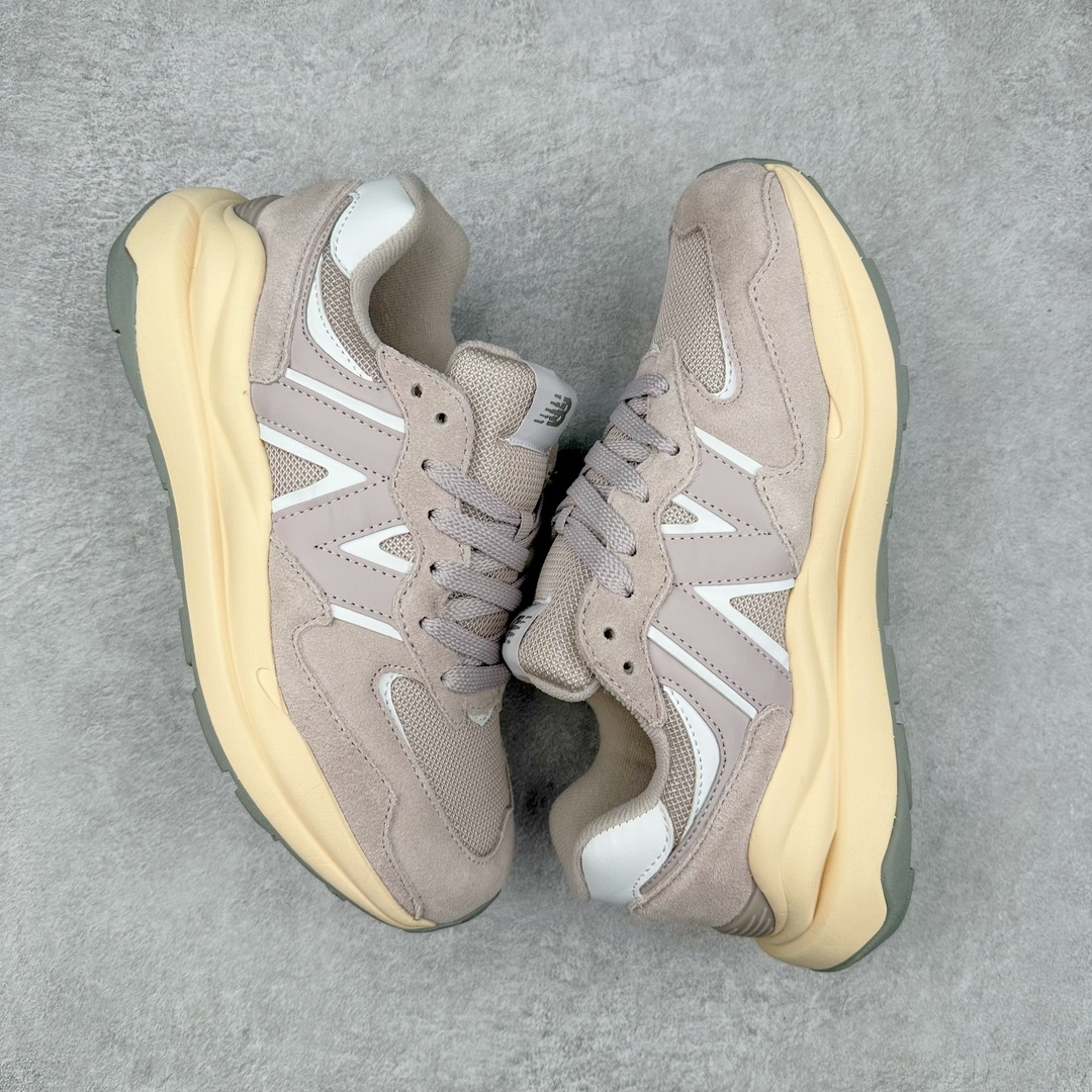 图片[3]-＃小红书爆款‼️New Balance/新百伦 NB5740系列 复古休闲运动跑鞋 特别以1988年首度面世的经典574作为设计蓝本 保留574简约易衬的80s鞋型轮廓 同时再加以向90年代特立独行的抢眼美学致敬 凭借多种严选的优质素材重塑出让人耳目一新又充满层次感的革新中低结构 另一方面 为呼应90年代的巨大化潮流 鞋侧也点题采用了相应的巨大化N字Logo 并且加上反光细节点缀 再结合同样启发自574并经过改良的抓地鞋底 可谓集结两大年代的注目设计元素 尺码：36 36.5 37 37.5 38 38.5 39 40 40.5 41 42 42.5 43 44 45-选品中心