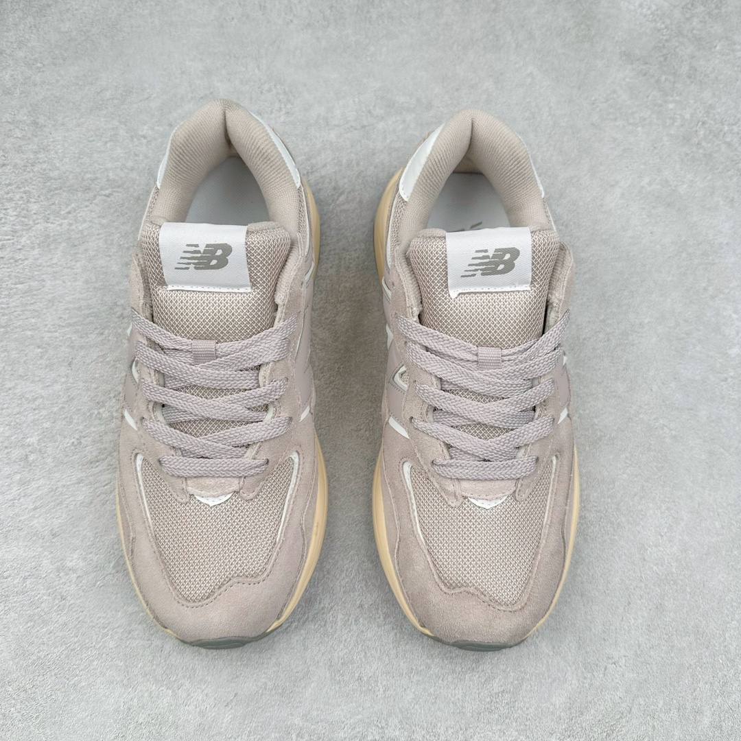 图片[2]-＃小红书爆款‼️New Balance/新百伦 NB5740系列 复古休闲运动跑鞋 特别以1988年首度面世的经典574作为设计蓝本 保留574简约易衬的80s鞋型轮廓 同时再加以向90年代特立独行的抢眼美学致敬 凭借多种严选的优质素材重塑出让人耳目一新又充满层次感的革新中低结构 另一方面 为呼应90年代的巨大化潮流 鞋侧也点题采用了相应的巨大化N字Logo 并且加上反光细节点缀 再结合同样启发自574并经过改良的抓地鞋底 可谓集结两大年代的注目设计元素 尺码：36 36.5 37 37.5 38 38.5 39 40 40.5 41 42 42.5 43 44 45-选品中心