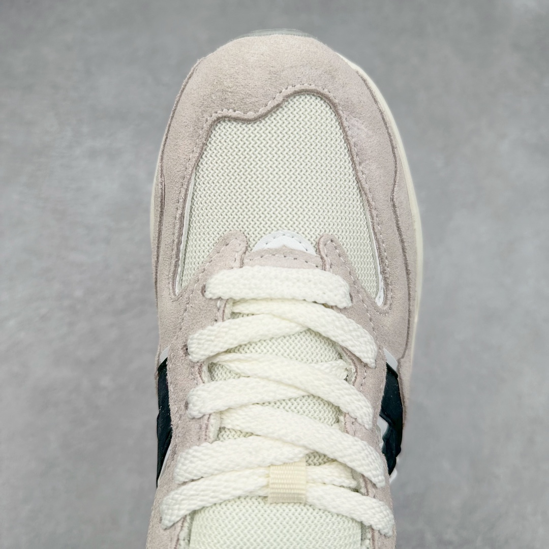 图片[4]-＃小红书爆款‼️New Balance/新百伦 NB5740系列 复古休闲运动跑鞋 特别以1988年首度面世的经典574作为设计蓝本 保留574简约易衬的80s鞋型轮廓 同时再加以向90年代特立独行的抢眼美学致敬 凭借多种严选的优质素材重塑出让人耳目一新又充满层次感的革新中低结构 另一方面 为呼应90年代的巨大化潮流 鞋侧也点题采用了相应的巨大化N字Logo 并且加上反光细节点缀 再结合同样启发自574并经过改良的抓地鞋底 可谓集结两大年代的注目设计元素 尺码：36 36.5 37 37.5 38 38.5 39 40 40.5 41 42 42.5 43 44 45-选品中心