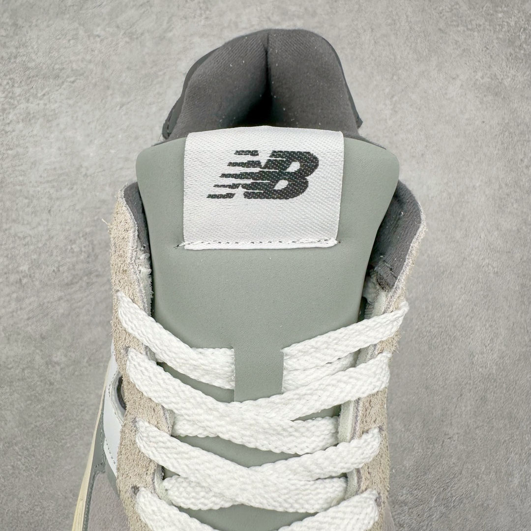 图片[5]-＃小红书爆款‼️New Balance/新百伦 NB5740系列 复古休闲运动跑鞋 特别以1988年首度面世的经典574作为设计蓝本 保留574简约易衬的80s鞋型轮廓 同时再加以向90年代特立独行的抢眼美学致敬 凭借多种严选的优质素材重塑出让人耳目一新又充满层次感的革新中低结构 另一方面 为呼应90年代的巨大化潮流 鞋侧也点题采用了相应的巨大化N字Logo 并且加上反光细节点缀 再结合同样启发自574并经过改良的抓地鞋底 可谓集结两大年代的注目设计元素 尺码：36 36.5 37 37.5 38 38.5 39 40 40.5 41 42 42.5 43 44 45-选品中心