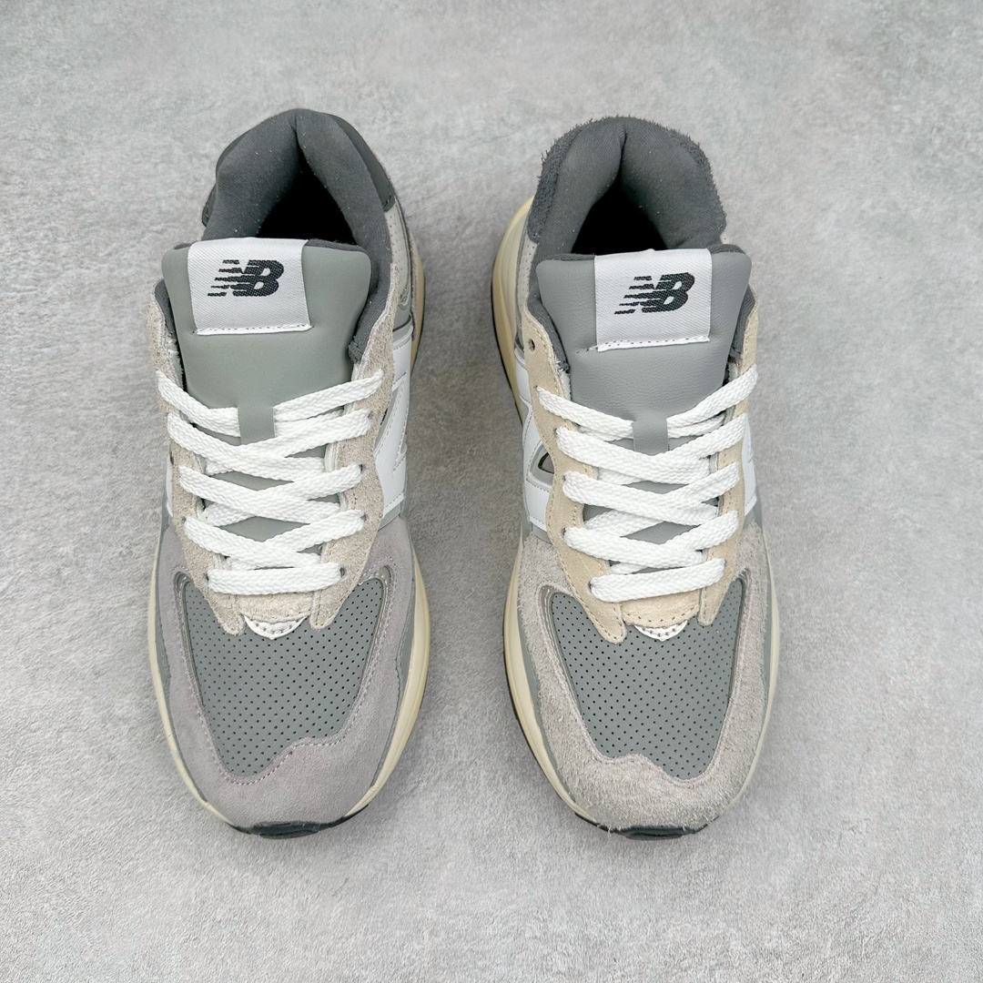 图片[2]-＃小红书爆款‼️New Balance/新百伦 NB5740系列 复古休闲运动跑鞋 特别以1988年首度面世的经典574作为设计蓝本 保留574简约易衬的80s鞋型轮廓 同时再加以向90年代特立独行的抢眼美学致敬 凭借多种严选的优质素材重塑出让人耳目一新又充满层次感的革新中低结构 另一方面 为呼应90年代的巨大化潮流 鞋侧也点题采用了相应的巨大化N字Logo 并且加上反光细节点缀 再结合同样启发自574并经过改良的抓地鞋底 可谓集结两大年代的注目设计元素 尺码：36 36.5 37 37.5 38 38.5 39 40 40.5 41 42 42.5 43 44 45-选品中心