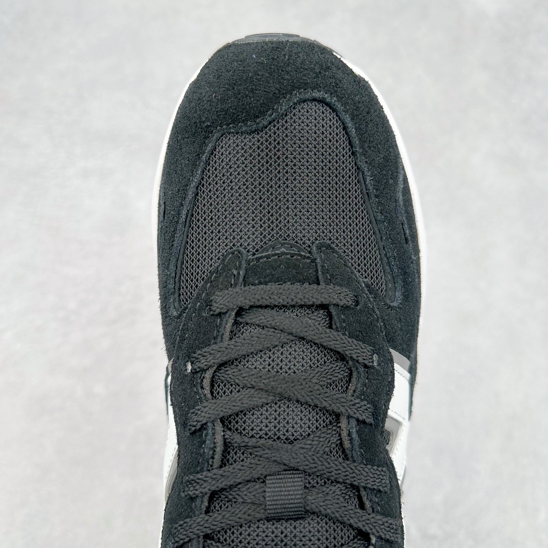 图片[4]-＃小红书爆款‼️New Balance/新百伦 NB5740系列 复古休闲运动跑鞋 特别以1988年首度面世的经典574作为设计蓝本 保留574简约易衬的80s鞋型轮廓 同时再加以向90年代特立独行的抢眼美学致敬 凭借多种严选的优质素材重塑出让人耳目一新又充满层次感的革新中低结构 另一方面 为呼应90年代的巨大化潮流 鞋侧也点题采用了相应的巨大化N字Logo 并且加上反光细节点缀 再结合同样启发自574并经过改良的抓地鞋底 可谓集结两大年代的注目设计元素 尺码：36 36.5 37 37.5 38 38.5 39 40 40.5 41 42 42.5 43 44 45-选品中心