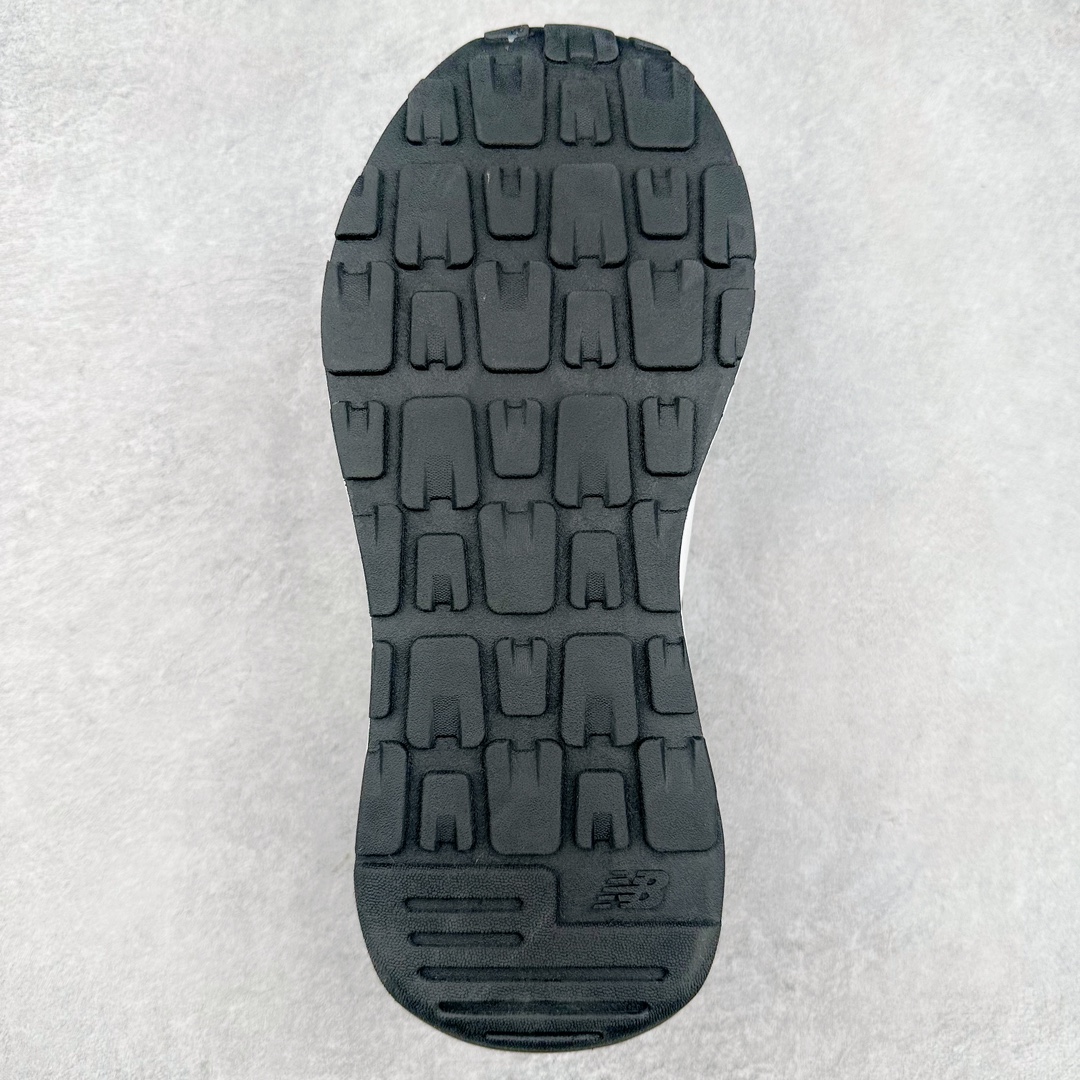 图片[9]-＃小红书爆款‼️New Balance/新百伦 NB5740系列 复古休闲运动跑鞋 特别以1988年首度面世的经典574作为设计蓝本 保留574简约易衬的80s鞋型轮廓 同时再加以向90年代特立独行的抢眼美学致敬 凭借多种严选的优质素材重塑出让人耳目一新又充满层次感的革新中低结构 另一方面 为呼应90年代的巨大化潮流 鞋侧也点题采用了相应的巨大化N字Logo 并且加上反光细节点缀 再结合同样启发自574并经过改良的抓地鞋底 可谓集结两大年代的注目设计元素 尺码：36 36.5 37 37.5 38 38.5 39 40 40.5 41 42 42.5 43 44 45-选品中心