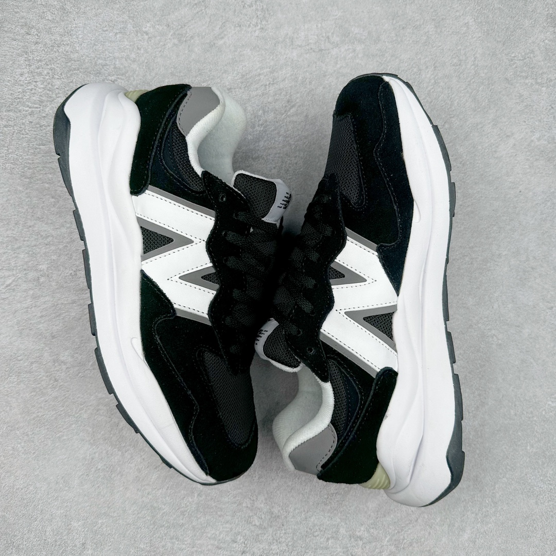 图片[3]-＃小红书爆款‼️New Balance/新百伦 NB5740系列 复古休闲运动跑鞋 特别以1988年首度面世的经典574作为设计蓝本 保留574简约易衬的80s鞋型轮廓 同时再加以向90年代特立独行的抢眼美学致敬 凭借多种严选的优质素材重塑出让人耳目一新又充满层次感的革新中低结构 另一方面 为呼应90年代的巨大化潮流 鞋侧也点题采用了相应的巨大化N字Logo 并且加上反光细节点缀 再结合同样启发自574并经过改良的抓地鞋底 可谓集结两大年代的注目设计元素 尺码：36 36.5 37 37.5 38 38.5 39 40 40.5 41 42 42.5 43 44 45-选品中心