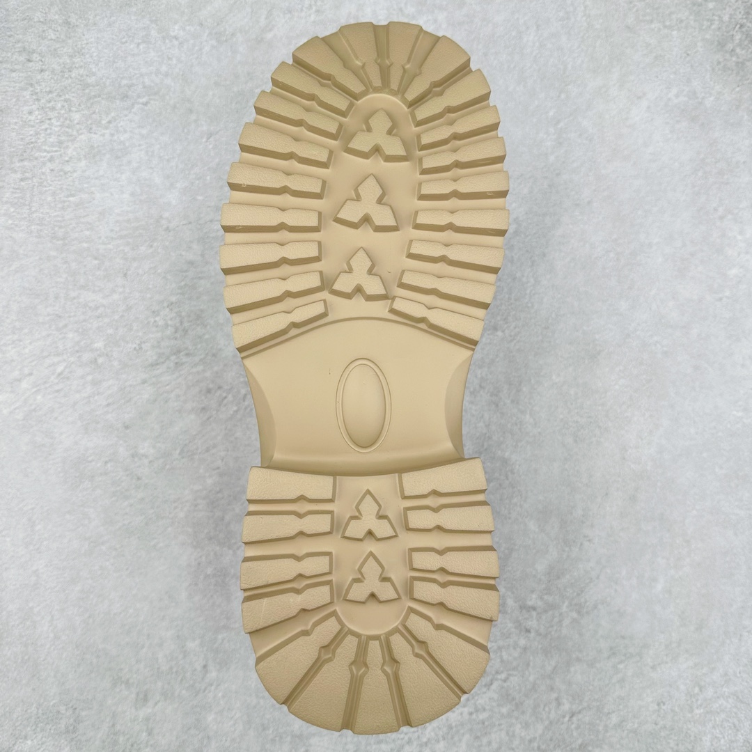 图片[9]-UGG 2024秋冬新品男士中帮休闲马丁靴系列 代购专供品质 高弹Modern 外置防滑橡塑发泡超轻大底 系带设计 穿脱十分方便 采用TPU模压定型真皮鞋面材质#EVA轻翼科技外底防滑,耐磨性和良好的弹性❗美国轻奢品牌【UGG】 M Tasman Weather Hybrid 塔斯曼混合系列中帮厚底轻量休闲马丁靴 尺码：39-44（偏大一码）-选品中心