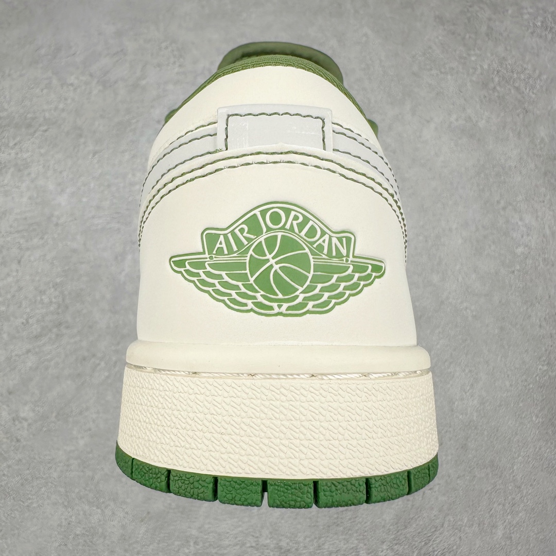 图片[8]-Air Jordan AJ1 Low 低帮系列定制配色 CF3688-021 原厂内置气垫魔块 A模大底 头层小牛皮 鞋舌AJ原厂专用牛津布+AJ专用反口珍珠布+原厂无杂质高弹内里海棉+特殊封边弹力鞋带 尺码：36 36.5 37.5 38 38.5 39 40 40.5 41 42 42.5 43 44 44.5 45 46-选品中心