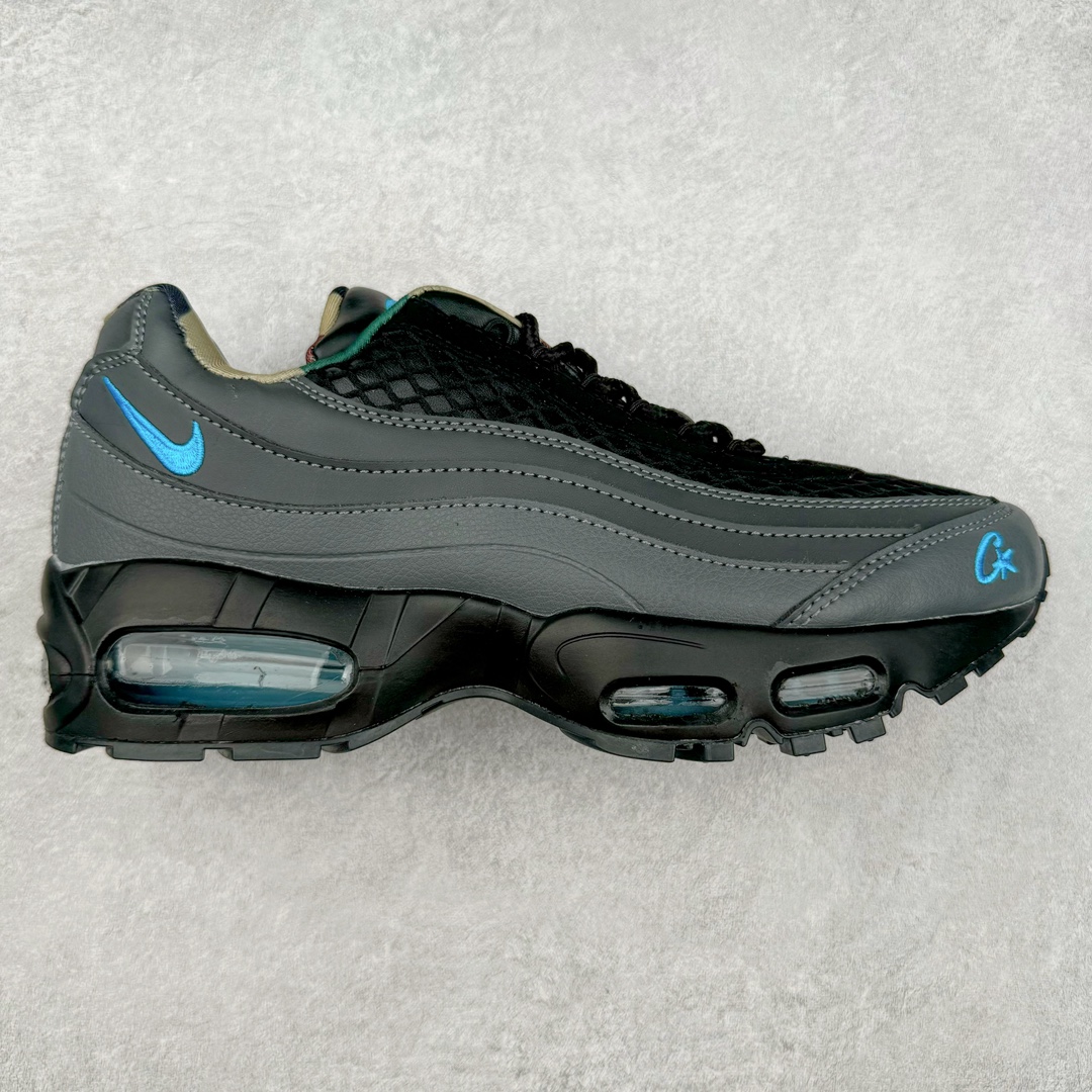 ＃WM NK Air Max 95 复古减震气垫跑鞋 FB2709-002 经典重温 外单专供大厂出品 品质稳定 一百余色 终端操作 鞋款设计灵感源于人体构造 中底设计基于人体的脊柱构造 是整体设计的核心 尼龙孔眼代表了肋骨 而分层式面板和网眼象征着肌肉纤维和肉体组织 Air Max 95采用了两个独立的吹塑成型的Air-Sole单元 并首次在前掌使用可视化气垫设计 Swoosh logo夜当作一个 点符号放在了鞋子的后帮位置 20年的发展让 AIR MAX 95有了不同的故事 20年后再度面向世人的时候 焕然一新的面貌 让人有了另外一种清新脱俗的感觉 尺码：36 37.5 38 39 40 41 42 43 44 45 46-选品中心