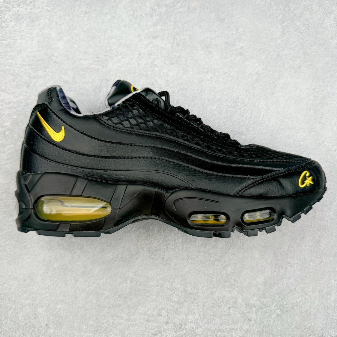 ＃WM NK Air Max 95 复古减震气垫跑鞋 经典重温 外单专供大厂出品 品质稳定 一百余色 终端操作 鞋款设计灵感源于人体构造 中底设计基于人体的脊柱构造 是整体设计的核心 尼龙孔眼代表了肋骨 而分层式面板和网眼象征着肌肉纤维和肉体组织 Air Max 95采用了两个独立的吹塑成型的Air-Sole单元 并首次在前掌使用可视化气垫设计 Swoosh logo夜当作一个 点符号放在了鞋子的后帮位置 20年的发展让 AIR MAX 95有了不同的故事 20年后再度面向世人的时候 焕然一新的面貌 让人有了另外一种清新脱俗的感觉 尺码：36 37.5 38 39 40 41 42 43 44 45 46-选品中心