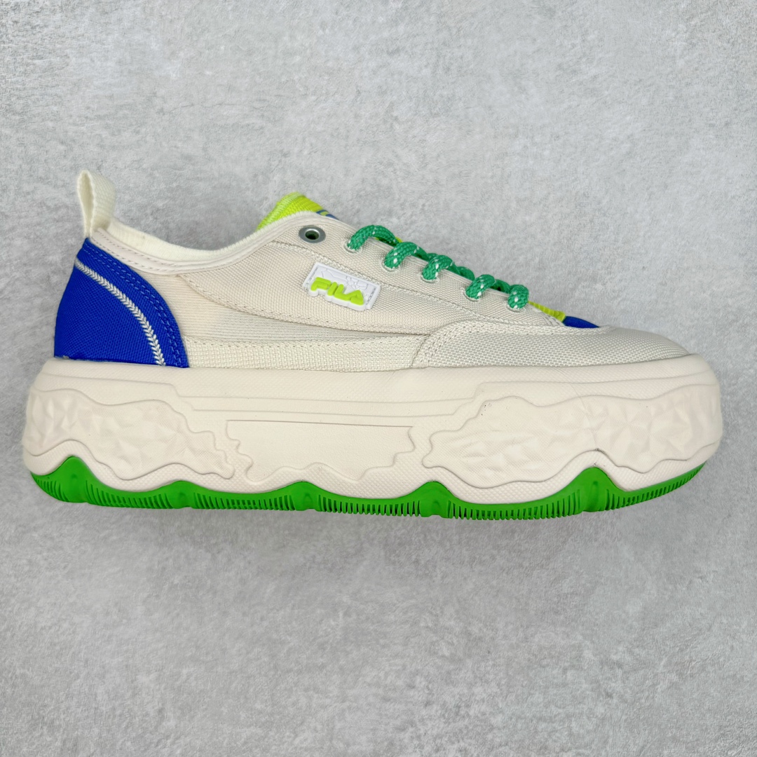 FILA ROCK 斐乐岩石鞋舒适百搭轻便耐磨透气减震低帮帆布鞋 FUSION 系列传承了 FILA 的百年基因，融入年轻运动及潮流文化，成为引领变革、创新突破的一代。以“1+N” 的跨界合作模式重现经典的同时创造经典。带来最出其不意的跨界合作惊喜。同时，FILAFUSION把FILA 的 DNA 融入到定制体验里，你可以随心制造厲于你的产品。FILA FUSION 的鞋家族涵盖了老爹鞋、跑步鞋、网球鞋、季节款。风格复古新潮，满足了时尚人士出行及各类运动的搭配需求，成为当下年轻人筷拥的鞋类品牌之一。FILA FUSION 走进年轻人的世界，通过年轻人运动，街舞，滑板，篮球，展现 FILA FUSION 的潮流态度和年轻文化。FILA FUSION 认为末来属于引领变革、创新突破的年轻一代，让我们一起构成 FILA 未来的蓝图吧！尺码：35.5 36 36.5 37.5 38 38.5 39 40 40.5 41 42 42.5 43 44 44.5 45 45.5-选品中心