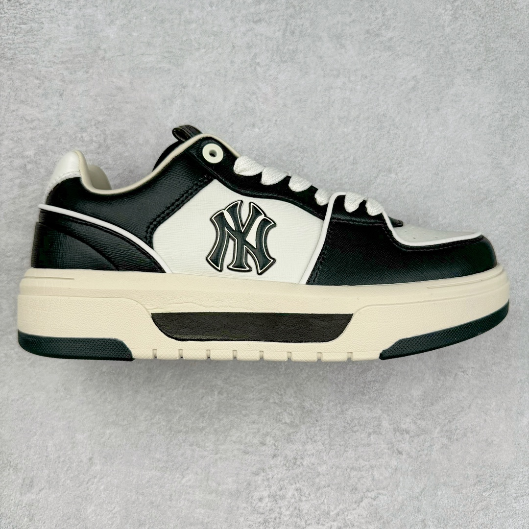 ＃DT纯原 MLB Big Ball Chunky 复古印花老爹鞋系列低帮轻量增高厚底百搭休闲运动慢跑鞋 Korea韩国联名NY美国榄球纽约洋基队限定 目前可过轻松秒过各类鉴定 能操作的私聊 韩国代购专供 左脚内置NFC感应 区别市面贴纸假芯片 MLB专用菱形双针中底布 重点细节中底布带注胶孔 原厂NFC感应吊牌 支持鉴定 一个两位数 原盒原标 全套原楦原纸板原厂数据开发 中韩文保养标贴 绿色防霉片 平台代购专供 独家一比一RB+MD组合大底 高频后跟小人Logo精准对位立体饱满 正确网布加超迁鞋面 转印中底走线紧密 转印Logo工艺表层防刮不掉色 尺码：35 36 36.5 37.5 38 38.5 39 40 40.5 41 42 42.5 43 44 44.5 45-选品中心