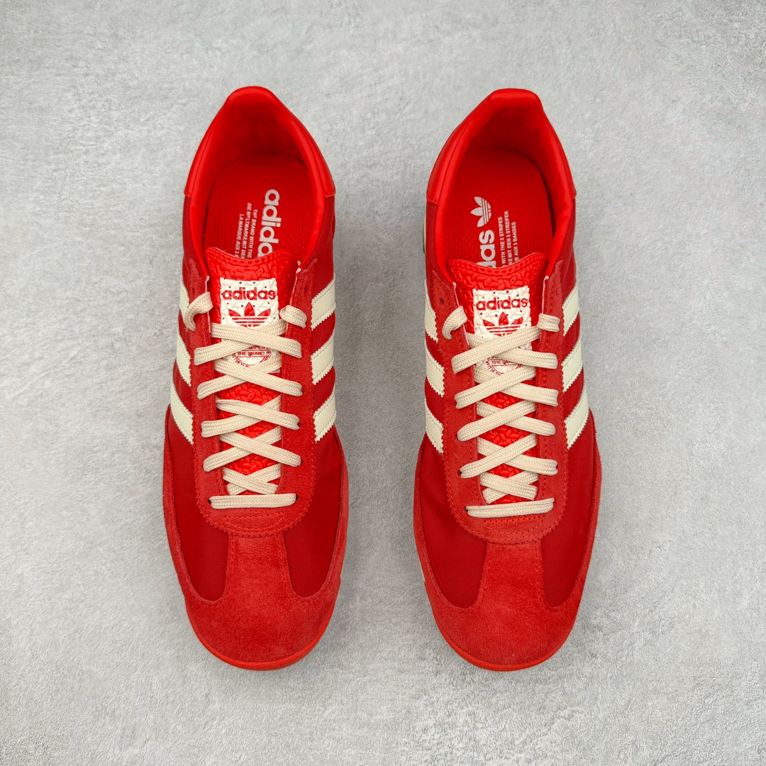 图片[2]-＃CS AD Wmns SL72 OG 系列德训足球风百搭低帮休闲运动板鞋 IE3475 采用高弹EVA+MODEL+RB三层组合底 区别市面RB一体大底 三层组合鞋底重量与原鞋一致 Originals 将有「T 头鞋」造型的诞生于 1972 年的 SL72 鞋款复刻带回 各位买鞋又有新选择了 1972 年 SL72 问世后 引领了后来阿迪达斯的跑鞋发展方向 其中「SL」代表了 Super Light 彰显了产品轻便的特性 1972 年 SL72 问世后 引领了后来阿迪达斯的跑鞋发展方向 其中「SL」代表了 Super Light 彰显了产品轻便的特性 这次 Originals 延续其轻质经典的基因 带来男女两款 SL72 男生款带来 SL72 RS 鞋型 RS 意为 Reshaped（重塑）鞋款在保留了经典的外观基础上 在尼龙材质里增加了填充物 使鞋型更加挺立和饱满 鞋头则更加圆润 鞋底的 EVA 材质则增加了鞋款的高度 女生款则带来 SL72 OG W 鞋型 OG 顾名思义则是致敬经典款式 相较于 RS（Reshaped）鞋款 鞋身更加纤细 其整体鞋身轮廓、线条、细节、材质上尊崇 70 年代 SL72 的设计 还原经典味道 尺码：36 36⅔ 37⅓ 38 38⅔ 39⅓ 40 40⅔ 41⅓ 42 42⅔ 43⅓ 44 44⅔ 45-选品中心