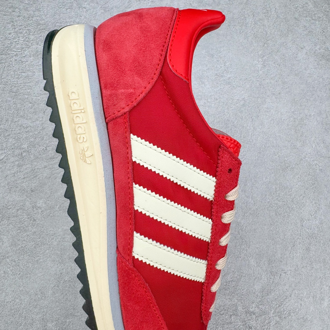 图片[6]-＃CS AD Wmns SL72 OG 系列德训足球风百搭低帮休闲运动板鞋 IE3475 采用高弹EVA+MODEL+RB三层组合底 区别市面RB一体大底 三层组合鞋底重量与原鞋一致 Originals 将有「T 头鞋」造型的诞生于 1972 年的 SL72 鞋款复刻带回 各位买鞋又有新选择了 1972 年 SL72 问世后 引领了后来阿迪达斯的跑鞋发展方向 其中「SL」代表了 Super Light 彰显了产品轻便的特性 1972 年 SL72 问世后 引领了后来阿迪达斯的跑鞋发展方向 其中「SL」代表了 Super Light 彰显了产品轻便的特性 这次 Originals 延续其轻质经典的基因 带来男女两款 SL72 男生款带来 SL72 RS 鞋型 RS 意为 Reshaped（重塑）鞋款在保留了经典的外观基础上 在尼龙材质里增加了填充物 使鞋型更加挺立和饱满 鞋头则更加圆润 鞋底的 EVA 材质则增加了鞋款的高度 女生款则带来 SL72 OG W 鞋型 OG 顾名思义则是致敬经典款式 相较于 RS（Reshaped）鞋款 鞋身更加纤细 其整体鞋身轮廓、线条、细节、材质上尊崇 70 年代 SL72 的设计 还原经典味道 尺码：36 36⅔ 37⅓ 38 38⅔ 39⅓ 40 40⅔ 41⅓ 42 42⅔ 43⅓ 44 44⅔ 45-选品中心