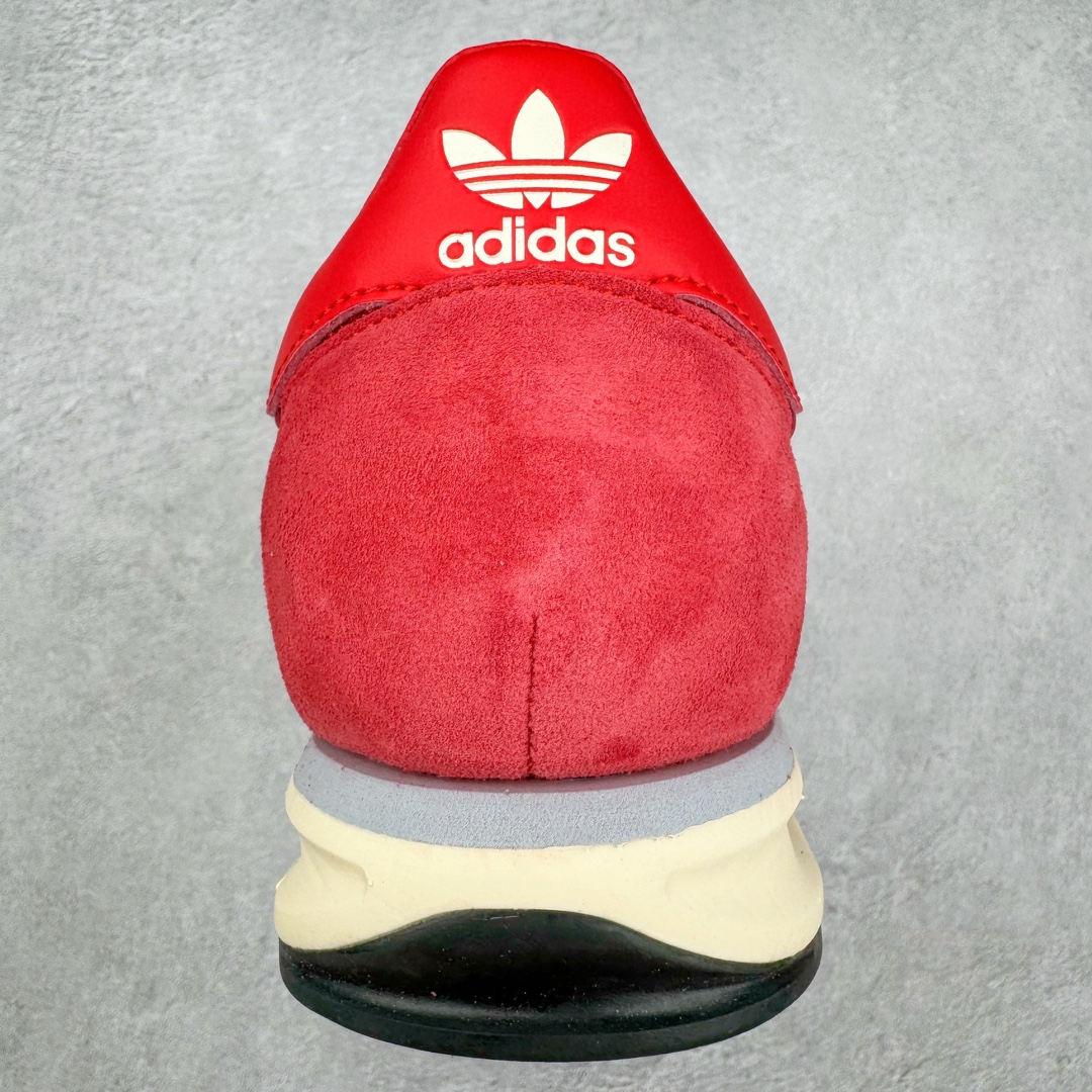 图片[8]-＃CS AD Wmns SL72 OG 系列德训足球风百搭低帮休闲运动板鞋 IE3475 采用高弹EVA+MODEL+RB三层组合底 区别市面RB一体大底 三层组合鞋底重量与原鞋一致 Originals 将有「T 头鞋」造型的诞生于 1972 年的 SL72 鞋款复刻带回 各位买鞋又有新选择了 1972 年 SL72 问世后 引领了后来阿迪达斯的跑鞋发展方向 其中「SL」代表了 Super Light 彰显了产品轻便的特性 1972 年 SL72 问世后 引领了后来阿迪达斯的跑鞋发展方向 其中「SL」代表了 Super Light 彰显了产品轻便的特性 这次 Originals 延续其轻质经典的基因 带来男女两款 SL72 男生款带来 SL72 RS 鞋型 RS 意为 Reshaped（重塑）鞋款在保留了经典的外观基础上 在尼龙材质里增加了填充物 使鞋型更加挺立和饱满 鞋头则更加圆润 鞋底的 EVA 材质则增加了鞋款的高度 女生款则带来 SL72 OG W 鞋型 OG 顾名思义则是致敬经典款式 相较于 RS（Reshaped）鞋款 鞋身更加纤细 其整体鞋身轮廓、线条、细节、材质上尊崇 70 年代 SL72 的设计 还原经典味道 尺码：36 36⅔ 37⅓ 38 38⅔ 39⅓ 40 40⅔ 41⅓ 42 42⅔ 43⅓ 44 44⅔ 45-选品中心