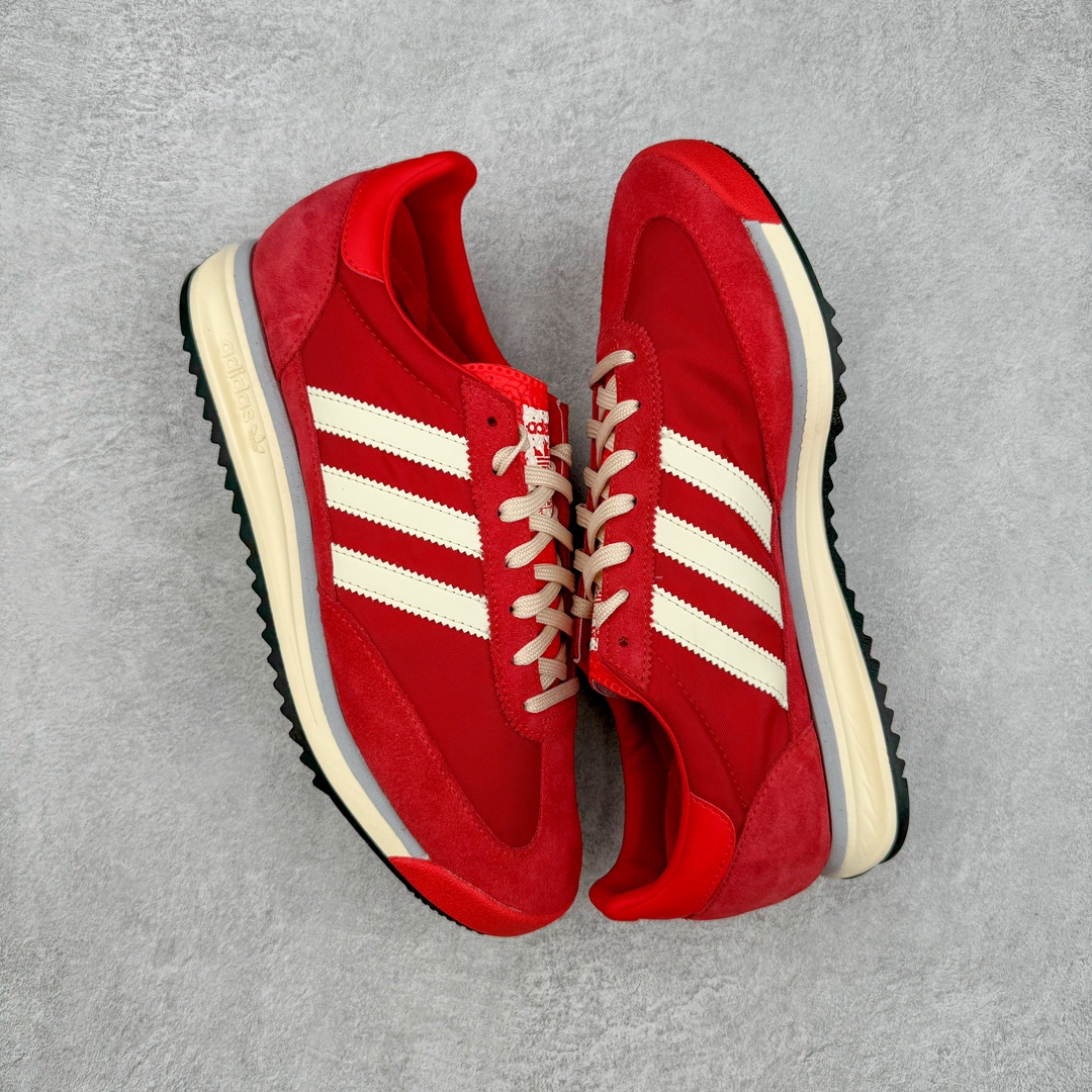 图片[3]-＃CS AD Wmns SL72 OG 系列德训足球风百搭低帮休闲运动板鞋 IE3475 采用高弹EVA+MODEL+RB三层组合底 区别市面RB一体大底 三层组合鞋底重量与原鞋一致 Originals 将有「T 头鞋」造型的诞生于 1972 年的 SL72 鞋款复刻带回 各位买鞋又有新选择了 1972 年 SL72 问世后 引领了后来阿迪达斯的跑鞋发展方向 其中「SL」代表了 Super Light 彰显了产品轻便的特性 1972 年 SL72 问世后 引领了后来阿迪达斯的跑鞋发展方向 其中「SL」代表了 Super Light 彰显了产品轻便的特性 这次 Originals 延续其轻质经典的基因 带来男女两款 SL72 男生款带来 SL72 RS 鞋型 RS 意为 Reshaped（重塑）鞋款在保留了经典的外观基础上 在尼龙材质里增加了填充物 使鞋型更加挺立和饱满 鞋头则更加圆润 鞋底的 EVA 材质则增加了鞋款的高度 女生款则带来 SL72 OG W 鞋型 OG 顾名思义则是致敬经典款式 相较于 RS（Reshaped）鞋款 鞋身更加纤细 其整体鞋身轮廓、线条、细节、材质上尊崇 70 年代 SL72 的设计 还原经典味道 尺码：36 36⅔ 37⅓ 38 38⅔ 39⅓ 40 40⅔ 41⅓ 42 42⅔ 43⅓ 44 44⅔ 45-选品中心