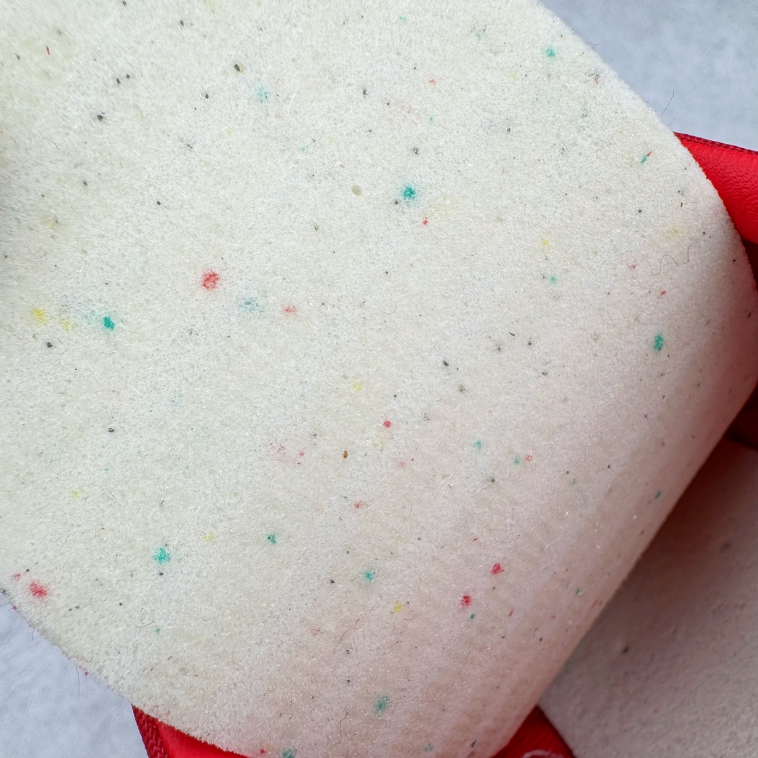 图片[11]-＃CS AD Wmns SL72 OG 系列德训足球风百搭低帮休闲运动板鞋 IE3475 采用高弹EVA+MODEL+RB三层组合底 区别市面RB一体大底 三层组合鞋底重量与原鞋一致 Originals 将有「T 头鞋」造型的诞生于 1972 年的 SL72 鞋款复刻带回 各位买鞋又有新选择了 1972 年 SL72 问世后 引领了后来阿迪达斯的跑鞋发展方向 其中「SL」代表了 Super Light 彰显了产品轻便的特性 1972 年 SL72 问世后 引领了后来阿迪达斯的跑鞋发展方向 其中「SL」代表了 Super Light 彰显了产品轻便的特性 这次 Originals 延续其轻质经典的基因 带来男女两款 SL72 男生款带来 SL72 RS 鞋型 RS 意为 Reshaped（重塑）鞋款在保留了经典的外观基础上 在尼龙材质里增加了填充物 使鞋型更加挺立和饱满 鞋头则更加圆润 鞋底的 EVA 材质则增加了鞋款的高度 女生款则带来 SL72 OG W 鞋型 OG 顾名思义则是致敬经典款式 相较于 RS（Reshaped）鞋款 鞋身更加纤细 其整体鞋身轮廓、线条、细节、材质上尊崇 70 年代 SL72 的设计 还原经典味道 尺码：36 36⅔ 37⅓ 38 38⅔ 39⅓ 40 40⅔ 41⅓ 42 42⅔ 43⅓ 44 44⅔ 45-选品中心