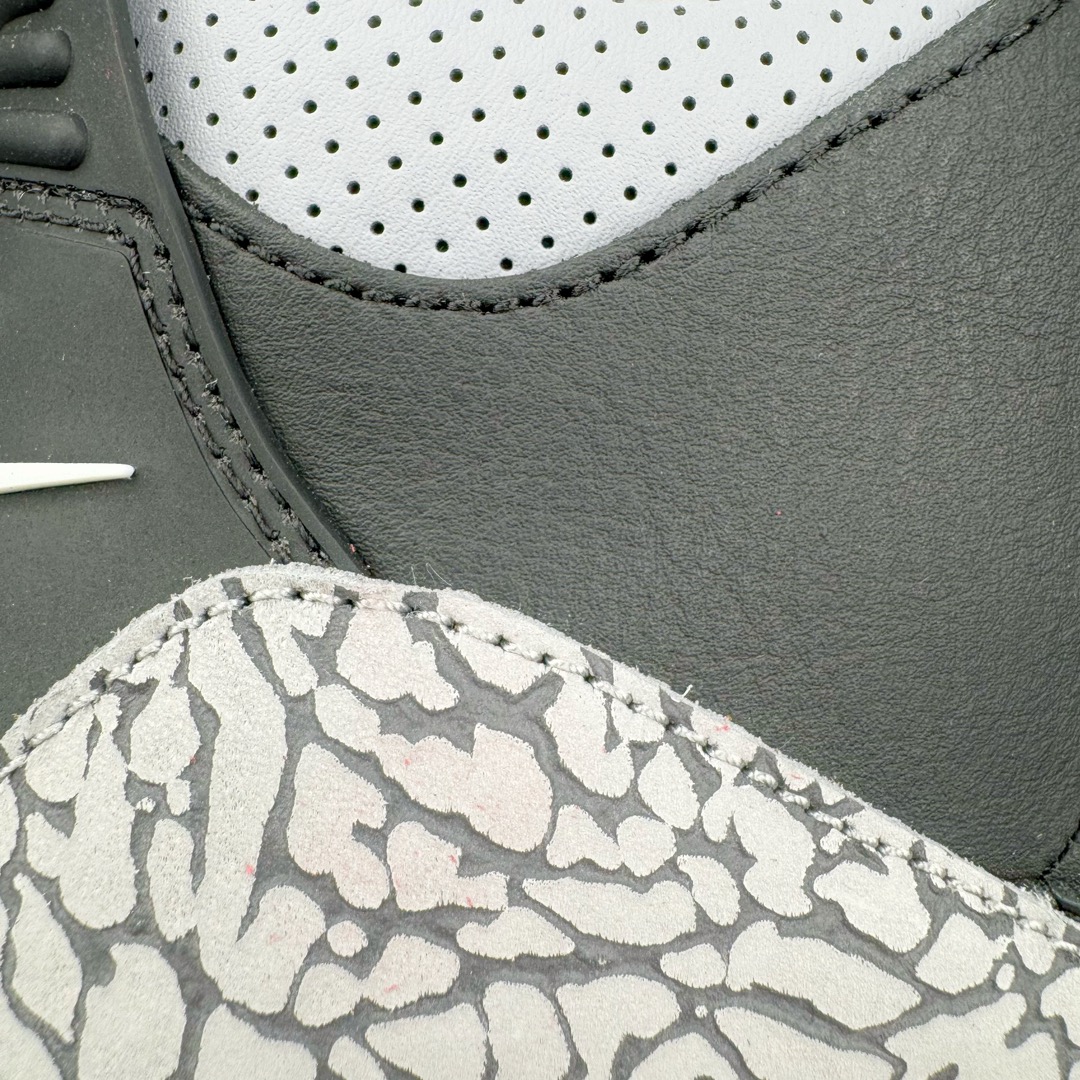 图片[14]-＃QD纯原 Air Jordan AJ3 Retro 复刻黑水泥 DN3707-010 圈内最强三代系列 匠心打造 开发时长超过半年 目前可过各类鉴定或无法鉴定 裸鞋随便操作 全套原纸板楦头开发 原厂大底磨具加持立体防滑纹理 原装可视Air Sole气垫 原汁原味最完美的三代版型 唯一正确鞋头趴度弧度高度鞋身腰线 原厂TPU彩虹扎染后跟饰片 正确内里反口里网布 皮料菱角分明不变形无多余毛边 广东原厂zp同批次手工大底描漆拉丝 市场唯一原厂鞋扣模具 原厂织唛标 原厂飞人电绣工艺 尾指中部跳三针 独家绑鞋带手法 印刷中底布 四线拉帮 米色美纹纸贴合固定 进口港宝加持 后跟自然饱满 全鞋荧光划线卡点 追求极致完美 每一双都是工艺品 多重QC质检 超越公司货的品控标准 实实在在的免检产品 尺码：40.5 41 42 42.5 43 44 44.5 45 45.5 46 47.5 48.5-选品中心