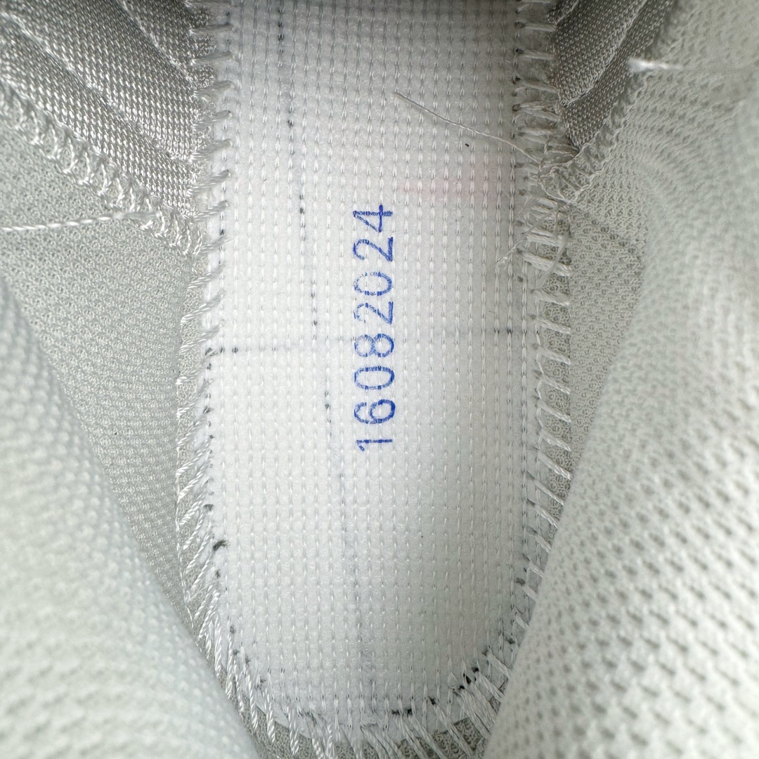 图片[10]-＃GX/绿X SALOMON XA Pro 3D ADV 萨洛蒙潮流越野机能户外功能鞋 纯原外贸平台特供订单 耗时半年巨作 全套原纸板楦头开发 原厂特供网布配套加持 确保原汁原味 完美呈现版型 原档数据独家私模五层组合大底 男女鞋同步官方开发至46.5 原装Ortholite轻量化鞋垫 中底布带钢印编号 原厂TPU锁扣 进口港宝加持 后跟自然饱满 还原公司包裹性 鞋面采用SENSIFT贴合技术 全方位贴合包裹脚型 鞋跟部鞋底牵引设计 提供强大的抓地性能 更适应野外崎岖不平的道路 其3D ADVANCED CHASSIS底盘 材料轻量大化 钉齿设计更具稳定性 防护性 鞋底易磨损区运用CONTAGRIP高耐磨材料 应对城市硬质路面长距离跑考验 尺码：36 36.5 37.5 38 38.5 39 40 40.5 41 42 42.5 43 44 44.5 45 46 46.5-选品中心