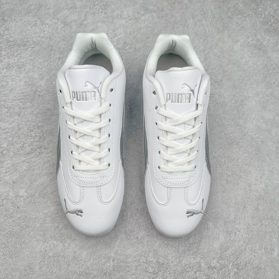 图片[2]-＃特价福利 PUMA Speedca OG 彪马极速赛车系列低帮德训风拼接复古百搭休闲运动赛车鞋 鞋款从80、90年代赛车手所穿的防火赛车鞋为原型，鞋身线条模仿了赛车的流线廓形 体现了空气动力学原理的结构 简约流畅的外观 恰好又和贯穿其中的Formstrip Logo融合恰到好处 视觉上细节丰富且协调 本次Speedcat OG鞋款归来 最大看点自然式保留了窄版鞋型以及薄底构造 这两年各品牌鞋底越做越厚 Speedcat反其道而行之 上脚几乎无鞋底的效果带来耳目一新的视觉体验 鞋面依旧是以质感细腻的麂皮材质打造 并且大面积近乎全包裹的使用 复古味道也愈发浓烈 配色上更是将最原始的黑色和红色带回 向F1赛车队的标志性队服致敬 相信让各位一眼种草的更多是出挑的大红色 上脚即可瞬间点亮整体造型 在以球鞋为核心的OOTD中脱颖而出 而另一款黑色则是低调的万金油 彰显新潮个性的同时又不喧宾夺主 也是热爱简约系穿搭朋友的首选 尺码：36 37 37.5 38 38.5 39 40 40.5 41 42 42.5 43 44 44.5 45-选品中心