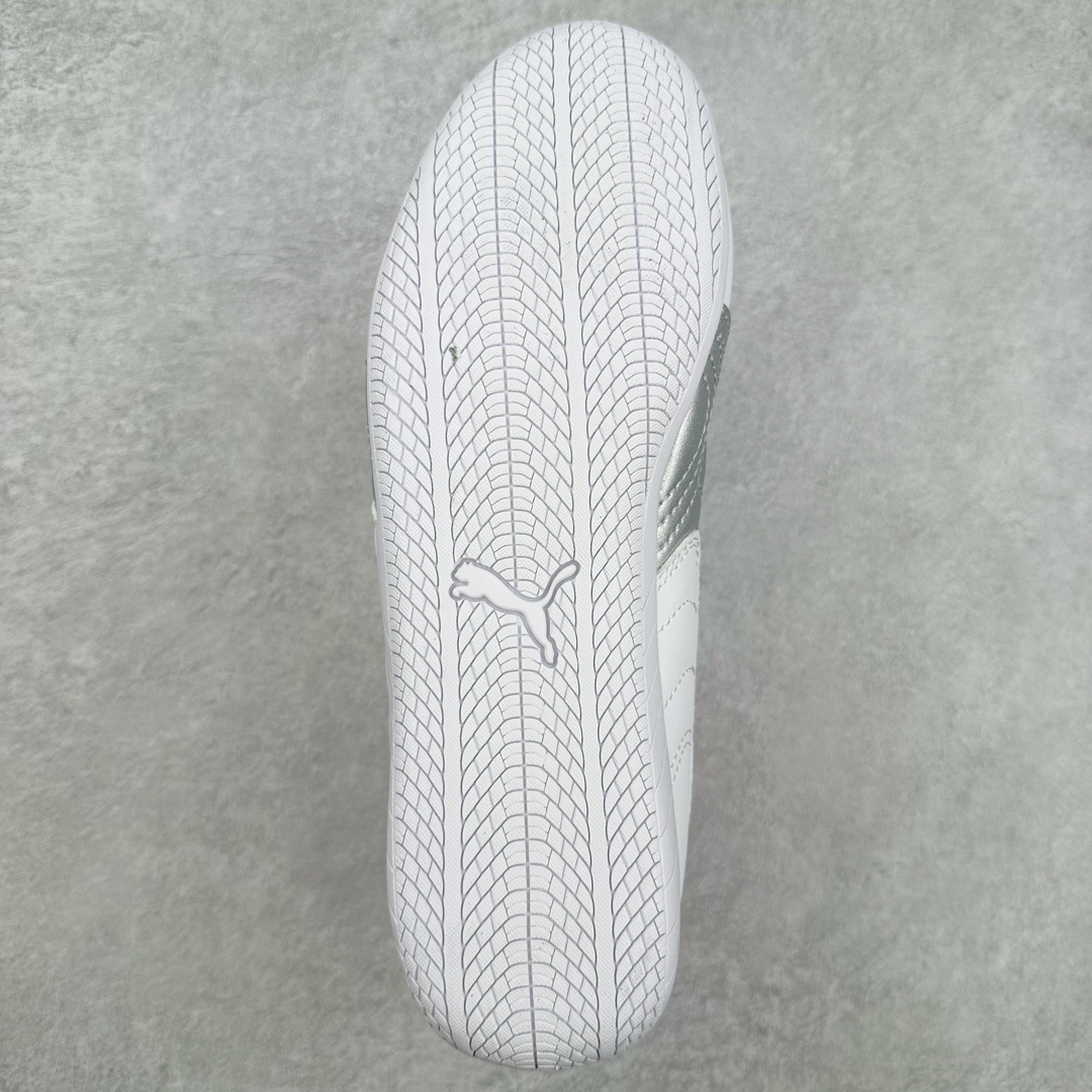 图片[9]-＃特价福利 PUMA Speedca OG 彪马极速赛车系列低帮德训风拼接复古百搭休闲运动赛车鞋 鞋款从80、90年代赛车手所穿的防火赛车鞋为原型，鞋身线条模仿了赛车的流线廓形 体现了空气动力学原理的结构 简约流畅的外观 恰好又和贯穿其中的Formstrip Logo融合恰到好处 视觉上细节丰富且协调 本次Speedcat OG鞋款归来 最大看点自然式保留了窄版鞋型以及薄底构造 这两年各品牌鞋底越做越厚 Speedcat反其道而行之 上脚几乎无鞋底的效果带来耳目一新的视觉体验 鞋面依旧是以质感细腻的麂皮材质打造 并且大面积近乎全包裹的使用 复古味道也愈发浓烈 配色上更是将最原始的黑色和红色带回 向F1赛车队的标志性队服致敬 相信让各位一眼种草的更多是出挑的大红色 上脚即可瞬间点亮整体造型 在以球鞋为核心的OOTD中脱颖而出 而另一款黑色则是低调的万金油 彰显新潮个性的同时又不喧宾夺主 也是热爱简约系穿搭朋友的首选 尺码：36 37 37.5 38 38.5 39 40 40.5 41 42 42.5 43 44 44.5 45-选品中心