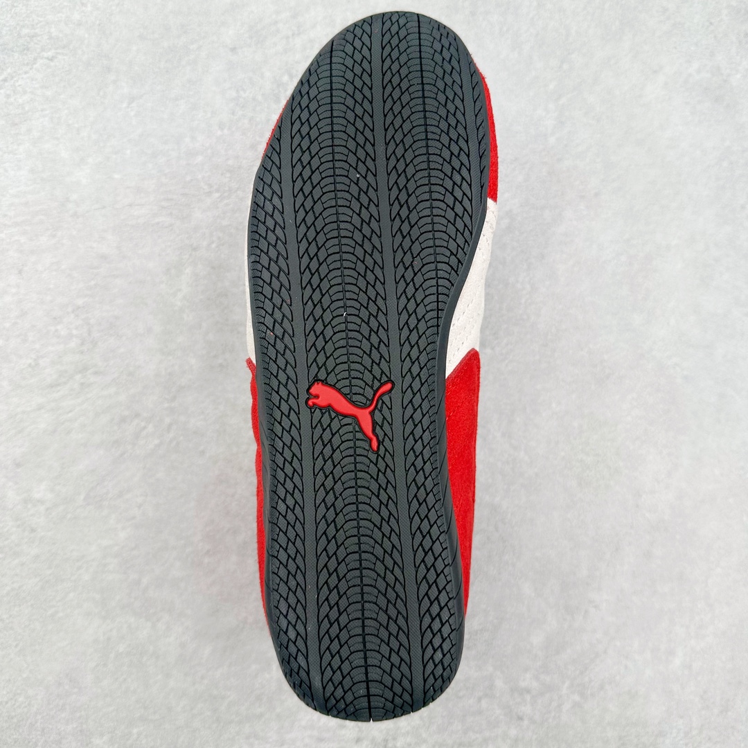 图片[9]-＃特价福利 PUMA Speedca OG 彪马极速赛车系列低帮德训风拼接复古百搭休闲运动赛车鞋 鞋款从80、90年代赛车手所穿的防火赛车鞋为原型，鞋身线条模仿了赛车的流线廓形 体现了空气动力学原理的结构 简约流畅的外观 恰好又和贯穿其中的Formstrip Logo融合恰到好处 视觉上细节丰富且协调 本次Speedcat OG鞋款归来 最大看点自然式保留了窄版鞋型以及薄底构造 这两年各品牌鞋底越做越厚 Speedcat反其道而行之 上脚几乎无鞋底的效果带来耳目一新的视觉体验 鞋面依旧是以质感细腻的麂皮材质打造 并且大面积近乎全包裹的使用 复古味道也愈发浓烈 配色上更是将最原始的黑色和红色带回 向F1赛车队的标志性队服致敬 相信让各位一眼种草的更多是出挑的大红色 上脚即可瞬间点亮整体造型 在以球鞋为核心的OOTD中脱颖而出 而另一款黑色则是低调的万金油 彰显新潮个性的同时又不喧宾夺主 也是热爱简约系穿搭朋友的首选 尺码：36 37 37.5 38 38.5 39 40 40.5 41 42 42.5 43 44 44.5 45-选品中心