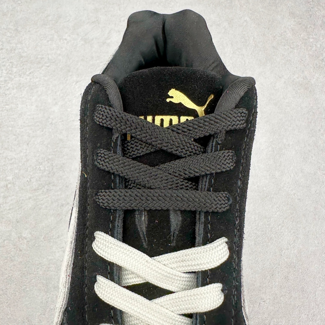 图片[5]-＃特价福利 PUMA Speedca OG 彪马极速赛车系列低帮德训风拼接复古百搭休闲运动赛车鞋 鞋款从80、90年代赛车手所穿的防火赛车鞋为原型，鞋身线条模仿了赛车的流线廓形 体现了空气动力学原理的结构 简约流畅的外观 恰好又和贯穿其中的Formstrip Logo融合恰到好处 视觉上细节丰富且协调 本次Speedcat OG鞋款归来 最大看点自然式保留了窄版鞋型以及薄底构造 这两年各品牌鞋底越做越厚 Speedcat反其道而行之 上脚几乎无鞋底的效果带来耳目一新的视觉体验 鞋面依旧是以质感细腻的麂皮材质打造 并且大面积近乎全包裹的使用 复古味道也愈发浓烈 配色上更是将最原始的黑色和红色带回 向F1赛车队的标志性队服致敬 相信让各位一眼种草的更多是出挑的大红色 上脚即可瞬间点亮整体造型 在以球鞋为核心的OOTD中脱颖而出 而另一款黑色则是低调的万金油 彰显新潮个性的同时又不喧宾夺主 也是热爱简约系穿搭朋友的首选 尺码：36 37 37.5 38 38.5 39 40 40.5 41 42 42.5 43 44 44.5 45-选品中心