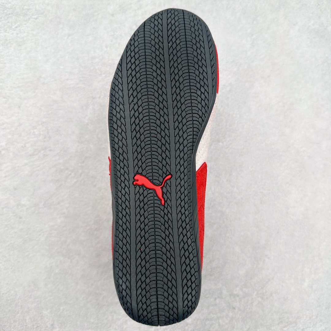 图片[9]-＃特价福利 PUMA Speedca OG 彪马极速赛车系列低帮德训风拼接复古百搭休闲运动赛车鞋 鞋款从80、90年代赛车手所穿的防火赛车鞋为原型，鞋身线条模仿了赛车的流线廓形 体现了空气动力学原理的结构 简约流畅的外观 恰好又和贯穿其中的Formstrip Logo融合恰到好处 视觉上细节丰富且协调 本次Speedcat OG鞋款归来 最大看点自然式保留了窄版鞋型以及薄底构造 这两年各品牌鞋底越做越厚 Speedcat反其道而行之 上脚几乎无鞋底的效果带来耳目一新的视觉体验 鞋面依旧是以质感细腻的麂皮材质打造 并且大面积近乎全包裹的使用 复古味道也愈发浓烈 配色上更是将最原始的黑色和红色带回 向F1赛车队的标志性队服致敬 相信让各位一眼种草的更多是出挑的大红色 上脚即可瞬间点亮整体造型 在以球鞋为核心的OOTD中脱颖而出 而另一款黑色则是低调的万金油 彰显新潮个性的同时又不喧宾夺主 也是热爱简约系穿搭朋友的首选 尺码：36 37 37.5 38 38.5 39 40 40.5 41 42 42.5 43 44 44.5 45-选品中心