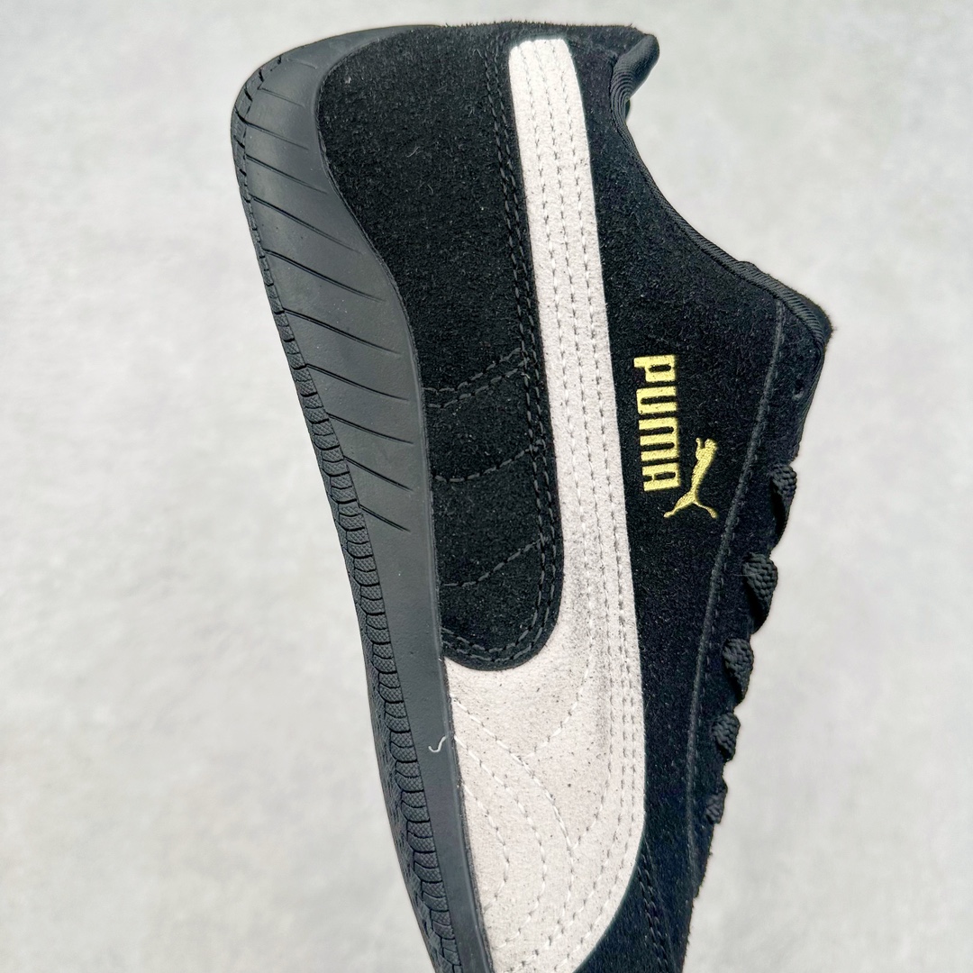 图片[6]-＃特价福利 PUMA Speedca OG 彪马极速赛车系列低帮德训风拼接复古百搭休闲运动赛车鞋 鞋款从80、90年代赛车手所穿的防火赛车鞋为原型，鞋身线条模仿了赛车的流线廓形 体现了空气动力学原理的结构 简约流畅的外观 恰好又和贯穿其中的Formstrip Logo融合恰到好处 视觉上细节丰富且协调 本次Speedcat OG鞋款归来 最大看点自然式保留了窄版鞋型以及薄底构造 这两年各品牌鞋底越做越厚 Speedcat反其道而行之 上脚几乎无鞋底的效果带来耳目一新的视觉体验 鞋面依旧是以质感细腻的麂皮材质打造 并且大面积近乎全包裹的使用 复古味道也愈发浓烈 配色上更是将最原始的黑色和红色带回 向F1赛车队的标志性队服致敬 相信让各位一眼种草的更多是出挑的大红色 上脚即可瞬间点亮整体造型 在以球鞋为核心的OOTD中脱颖而出 而另一款黑色则是低调的万金油 彰显新潮个性的同时又不喧宾夺主 也是热爱简约系穿搭朋友的首选 尺码：36 37 37.5 38 38.5 39 40 40.5 41 42 42.5 43 44 44.5 45-选品中心