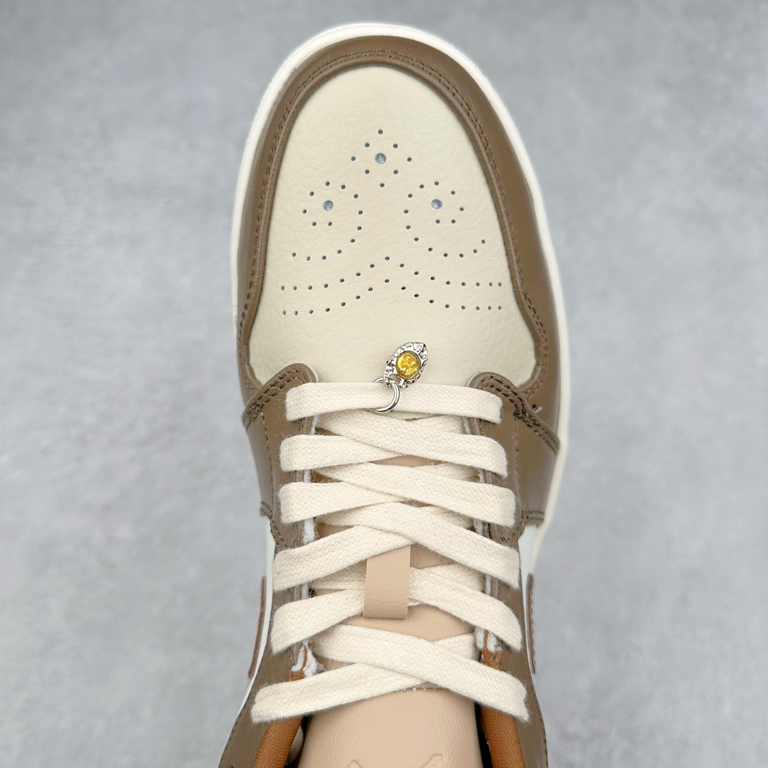 图片[4]-Air Jordan AJ1 Low 低帮系列定制配色 CF3688-021 原厂内置气垫魔块 A模大底 头层小牛皮 鞋舌AJ原厂专用牛津布+AJ专用反口珍珠布+原厂无杂质高弹内里海棉+特殊封边弹力鞋带 尺码：36 36.5 37.5 38 38.5 39 40 40.5 41 42 42.5 43 44 44.5 45 46-选品中心