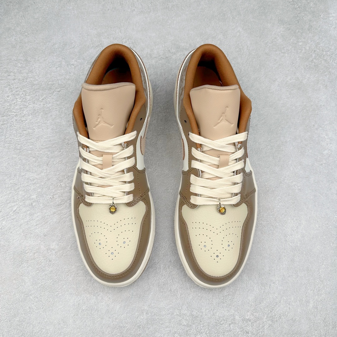 图片[2]-Air Jordan AJ1 Low 低帮系列定制配色 CF3688-021 原厂内置气垫魔块 A模大底 头层小牛皮 鞋舌AJ原厂专用牛津布+AJ专用反口珍珠布+原厂无杂质高弹内里海棉+特殊封边弹力鞋带 尺码：36 36.5 37.5 38 38.5 39 40 40.5 41 42 42.5 43 44 44.5 45 46-选品中心