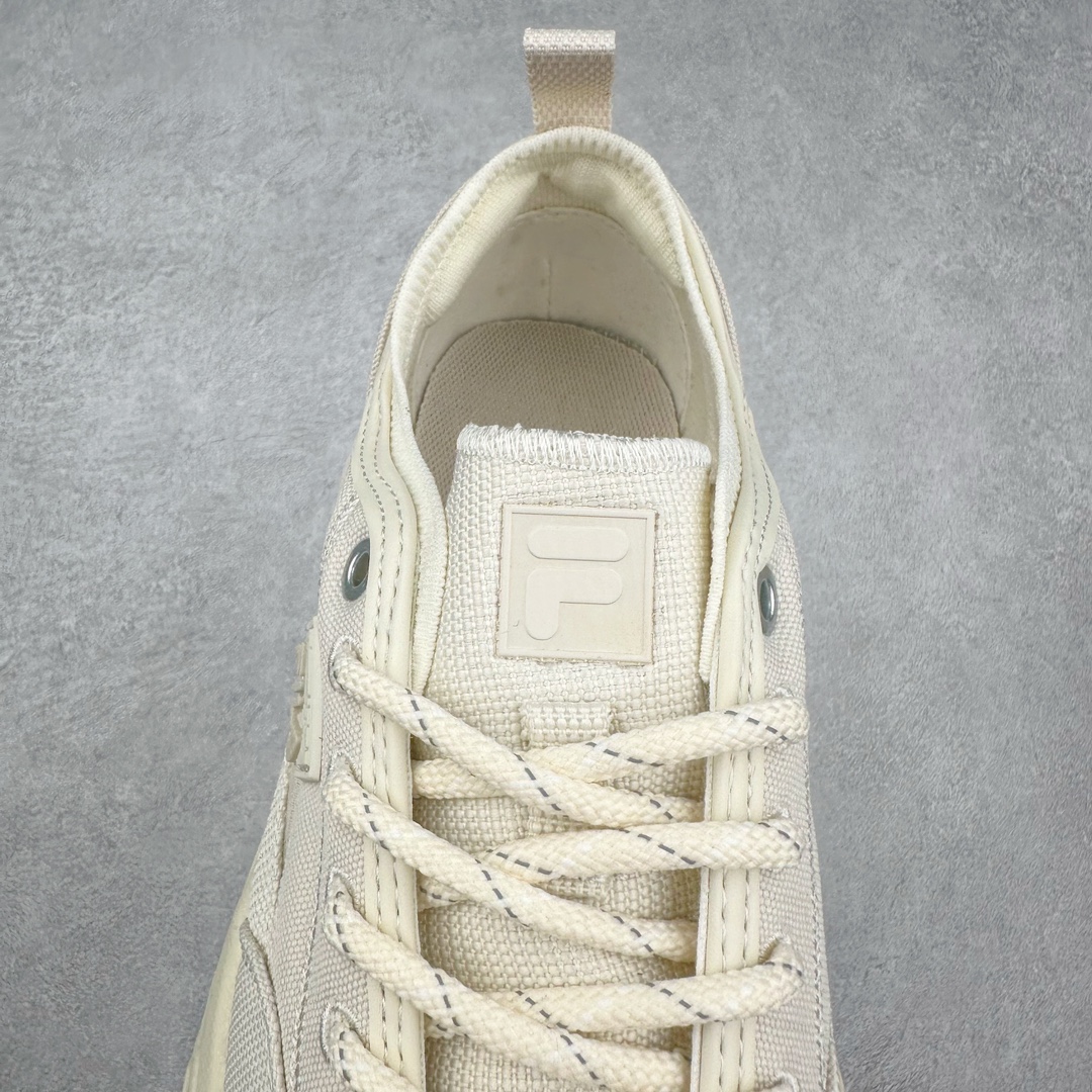 图片[5]-FILA ROCK 斐乐岩石鞋舒适百搭轻便耐磨透气减震低帮帆布鞋 FUSION 系列传承了 FILA 的百年基因，融入年轻运动及潮流文化，成为引领变革、创新突破的一代。以“1+N” 的跨界合作模式重现经典的同时创造经典。带来最出其不意的跨界合作惊喜。同时，FILAFUSION把FILA 的 DNA 融入到定制体验里，你可以随心制造厲于你的产品。FILA FUSION 的鞋家族涵盖了老爹鞋、跑步鞋、网球鞋、季节款。风格复古新潮，满足了时尚人士出行及各类运动的搭配需求，成为当下年轻人筷拥的鞋类品牌之一。FILA FUSION 走进年轻人的世界，通过年轻人运动，街舞，滑板，篮球，展现 FILA FUSION 的潮流态度和年轻文化。FILA FUSION 认为末来属于引领变革、创新突破的年轻一代，让我们一起构成 FILA 未来的蓝图吧！尺码：35.5 36 36.5 37.5 38 38.5 39 40 40.5 41 42 42.5 43 44 44.5 45 45.5-选品中心