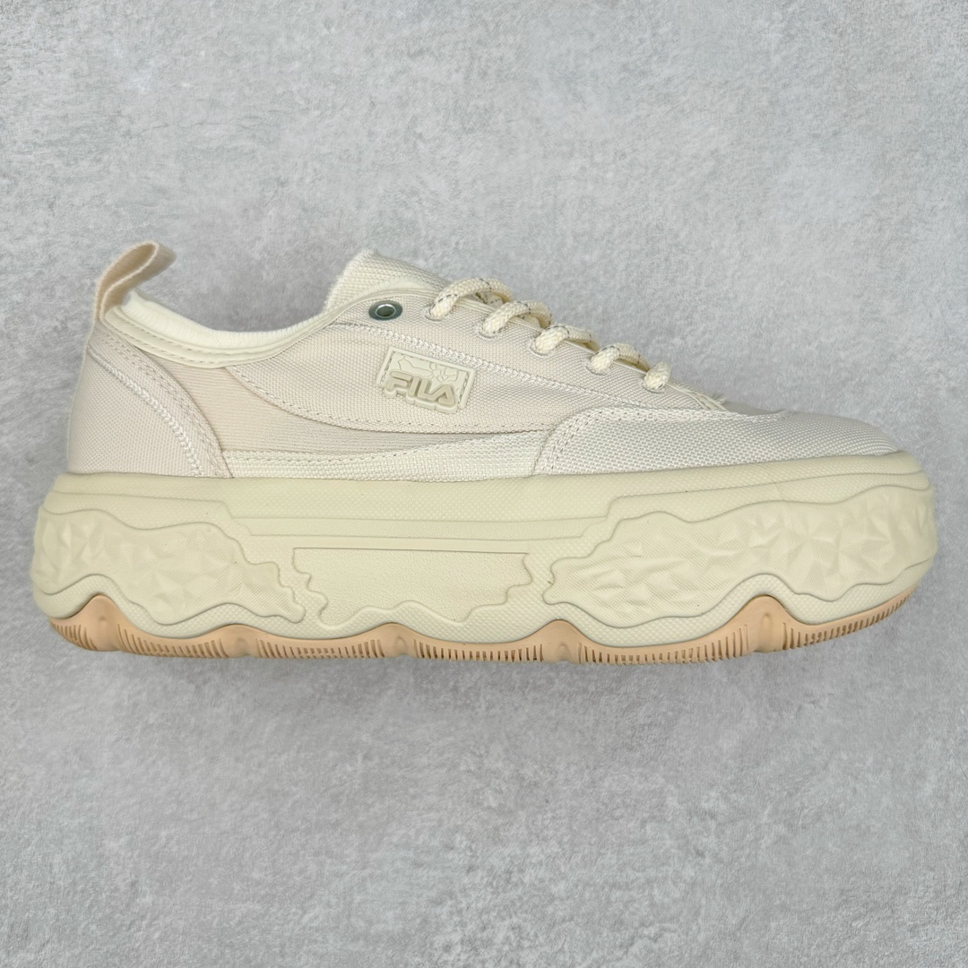 FILA ROCK 斐乐岩石鞋舒适百搭轻便耐磨透气减震低帮帆布鞋 FUSION 系列传承了 FILA 的百年基因，融入年轻运动及潮流文化，成为引领变革、创新突破的一代。以“1+N” 的跨界合作模式重现经典的同时创造经典。带来最出其不意的跨界合作惊喜。同时，FILAFUSION把FILA 的 DNA 融入到定制体验里，你可以随心制造厲于你的产品。FILA FUSION 的鞋家族涵盖了老爹鞋、跑步鞋、网球鞋、季节款。风格复古新潮，满足了时尚人士出行及各类运动的搭配需求，成为当下年轻人筷拥的鞋类品牌之一。FILA FUSION 走进年轻人的世界，通过年轻人运动，街舞，滑板，篮球，展现 FILA FUSION 的潮流态度和年轻文化。FILA FUSION 认为末来属于引领变革、创新突破的年轻一代，让我们一起构成 FILA 未来的蓝图吧！尺码：35.5 36 36.5 37.5 38 38.5 39 40 40.5 41 42 42.5 43 44 44.5 45 45.5-选品中心