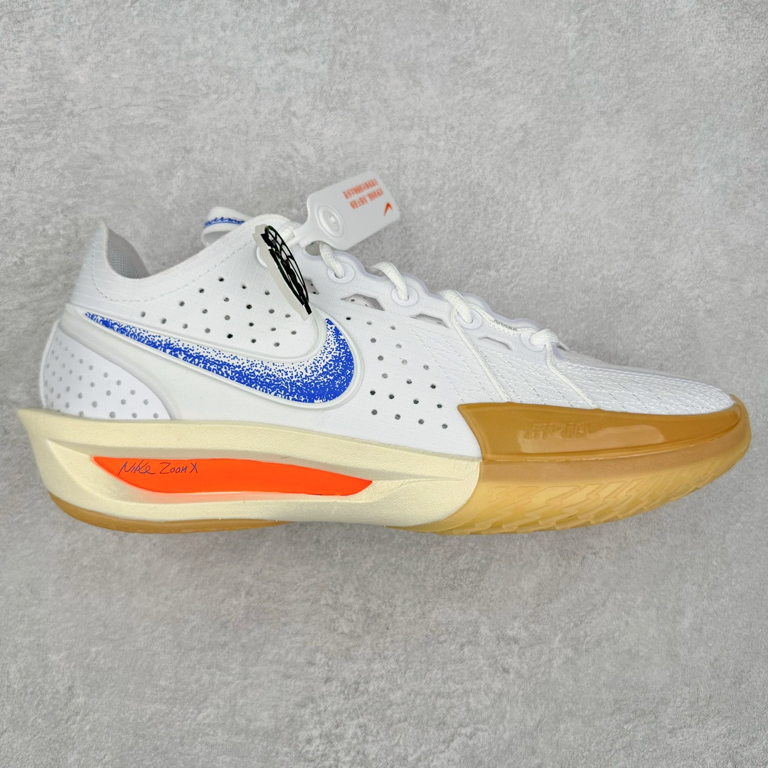 ＃灭世/Max Nk Air Zoom G.T.Cut 3 EP 实战系列篮球鞋 白蓝橙 HJ8205-100 全新GT Cut 3.0 全掌搭载了 ZoomX 泡棉 使得整双鞋在缓震表现上可谓相当优秀 拥有着顶级科技配置的同时 颜值设计也非常可观 整体鞋型仍然保留了前低后高的设计 G.T. Cut 传统的突进极速突破的感觉 鞋头麂皮材质和 NK Flywire 飞线工艺 相对来说包裹感更好了 必备的TPU 支撑片 两侧 Swoosh 的透气孔设计 起到散热透气的作用 鞋舌采用类似跑鞋的半开叉式设计 搭配鞋带既可以提升包裹感 又降低了运动中鞋舌乱跑的可能性 鞋子内里填充相当厚实 避免掉跟 尺码：39 40 40.5 41 42 42.5 43 44 44.5 45 46-选品中心