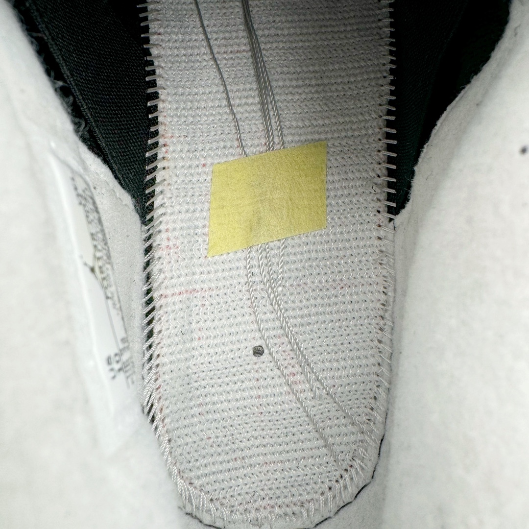 图片[10]-＃Ljr Air Jordan AJ4 Retro \\\” Fear \\\” 黑白恐惧 复刻2024版 FQ8138-002 圈内高端零售标杆 独家外贸特供 耗时半年巨作 全套原纸板楦头开发 原厂特供皮料加持 确保原汁原味 完美呈现四代版型 一比一鞋头弧度高度鞋身弧度 数据细节工艺流程均保持原鞋一致 原厂TPU网格鞋带扣 正确内里网布 菱角分明不变形无多余毛边 柔软性质感一致于原鞋 市场唯一原厂鞋扣模具 背面可见隐藏注塑口 原厂织唛标 原厂飞人电绣工艺 尾指中部跳三针 独家绑鞋带手法 印刷中底布 四线拉帮 米色美纹纸贴合固定 进口港宝加持 后跟自然饱满 全鞋荧光划线卡点 追求极致完美 每一双都是工艺品 多重QC质检 超越公司货的品控标准 实实在在的免检产品 尺码：40.5 41 42 42.5 43 44 44.5 45 45.5 46 47.5 48.5-选品中心