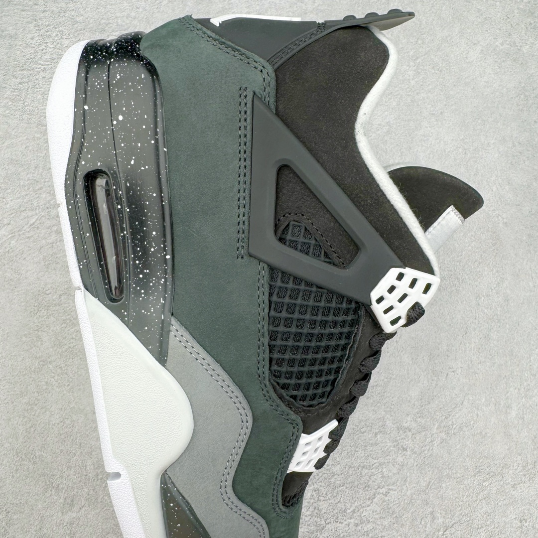 图片[6]-＃Ljr Air Jordan AJ4 Retro \\\” Fear \\\” 黑白恐惧 复刻2024版 FQ8138-002 圈内高端零售标杆 独家外贸特供 耗时半年巨作 全套原纸板楦头开发 原厂特供皮料加持 确保原汁原味 完美呈现四代版型 一比一鞋头弧度高度鞋身弧度 数据细节工艺流程均保持原鞋一致 原厂TPU网格鞋带扣 正确内里网布 菱角分明不变形无多余毛边 柔软性质感一致于原鞋 市场唯一原厂鞋扣模具 背面可见隐藏注塑口 原厂织唛标 原厂飞人电绣工艺 尾指中部跳三针 独家绑鞋带手法 印刷中底布 四线拉帮 米色美纹纸贴合固定 进口港宝加持 后跟自然饱满 全鞋荧光划线卡点 追求极致完美 每一双都是工艺品 多重QC质检 超越公司货的品控标准 实实在在的免检产品 尺码：40.5 41 42 42.5 43 44 44.5 45 45.5 46 47.5 48.5-选品中心