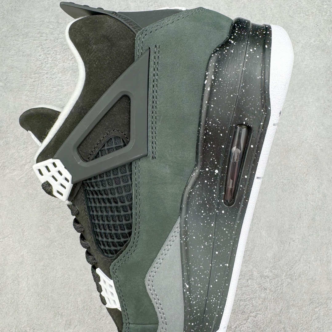 图片[7]-＃Ljr Air Jordan AJ4 Retro \\\” Fear \\\” 黑白恐惧 复刻2024版 FQ8138-002 圈内高端零售标杆 独家外贸特供 耗时半年巨作 全套原纸板楦头开发 原厂特供皮料加持 确保原汁原味 完美呈现四代版型 一比一鞋头弧度高度鞋身弧度 数据细节工艺流程均保持原鞋一致 原厂TPU网格鞋带扣 正确内里网布 菱角分明不变形无多余毛边 柔软性质感一致于原鞋 市场唯一原厂鞋扣模具 背面可见隐藏注塑口 原厂织唛标 原厂飞人电绣工艺 尾指中部跳三针 独家绑鞋带手法 印刷中底布 四线拉帮 米色美纹纸贴合固定 进口港宝加持 后跟自然饱满 全鞋荧光划线卡点 追求极致完美 每一双都是工艺品 多重QC质检 超越公司货的品控标准 实实在在的免检产品 尺码：40.5 41 42 42.5 43 44 44.5 45 45.5 46 47.5 48.5-选品中心