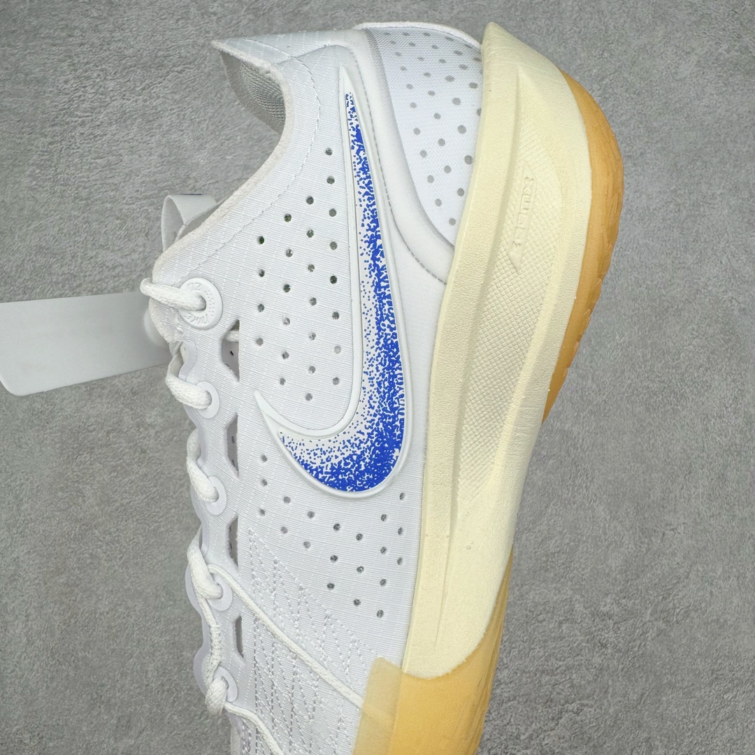 图片[7]-＃灭世/Max Nk Air Zoom G.T.Cut 3 EP 实战系列篮球鞋 白蓝橙 HJ8205-100 全新GT Cut 3.0 全掌搭载了 ZoomX 泡棉 使得整双鞋在缓震表现上可谓相当优秀 拥有着顶级科技配置的同时 颜值设计也非常可观 整体鞋型仍然保留了前低后高的设计 G.T. Cut 传统的突进极速突破的感觉 鞋头麂皮材质和 NK Flywire 飞线工艺 相对来说包裹感更好了 必备的TPU 支撑片 两侧 Swoosh 的透气孔设计 起到散热透气的作用 鞋舌采用类似跑鞋的半开叉式设计 搭配鞋带既可以提升包裹感 又降低了运动中鞋舌乱跑的可能性 鞋子内里填充相当厚实 避免掉跟 尺码：39 40 40.5 41 42 42.5 43 44 44.5 45 46-选品中心