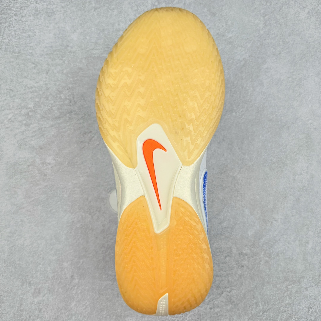 图片[9]-＃灭世/Max Nk Air Zoom G.T.Cut 3 EP 实战系列篮球鞋 白蓝橙 HJ8205-100 全新GT Cut 3.0 全掌搭载了 ZoomX 泡棉 使得整双鞋在缓震表现上可谓相当优秀 拥有着顶级科技配置的同时 颜值设计也非常可观 整体鞋型仍然保留了前低后高的设计 G.T. Cut 传统的突进极速突破的感觉 鞋头麂皮材质和 NK Flywire 飞线工艺 相对来说包裹感更好了 必备的TPU 支撑片 两侧 Swoosh 的透气孔设计 起到散热透气的作用 鞋舌采用类似跑鞋的半开叉式设计 搭配鞋带既可以提升包裹感 又降低了运动中鞋舌乱跑的可能性 鞋子内里填充相当厚实 避免掉跟 尺码：39 40 40.5 41 42 42.5 43 44 44.5 45 46-选品中心