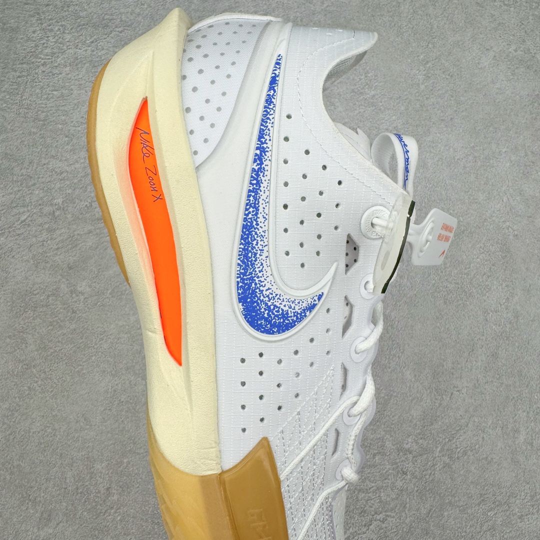 图片[6]-＃灭世/Max Nk Air Zoom G.T.Cut 3 EP 实战系列篮球鞋 白蓝橙 HJ8205-100 全新GT Cut 3.0 全掌搭载了 ZoomX 泡棉 使得整双鞋在缓震表现上可谓相当优秀 拥有着顶级科技配置的同时 颜值设计也非常可观 整体鞋型仍然保留了前低后高的设计 G.T. Cut 传统的突进极速突破的感觉 鞋头麂皮材质和 NK Flywire 飞线工艺 相对来说包裹感更好了 必备的TPU 支撑片 两侧 Swoosh 的透气孔设计 起到散热透气的作用 鞋舌采用类似跑鞋的半开叉式设计 搭配鞋带既可以提升包裹感 又降低了运动中鞋舌乱跑的可能性 鞋子内里填充相当厚实 避免掉跟 尺码：39 40 40.5 41 42 42.5 43 44 44.5 45 46-选品中心