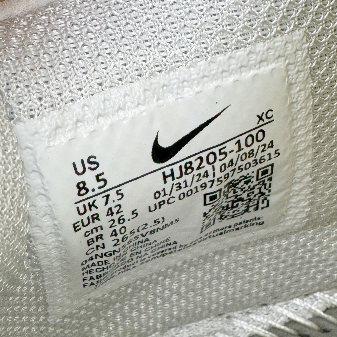 图片[20]-＃灭世/Max Nk Air Zoom G.T.Cut 3 EP 实战系列篮球鞋 白蓝橙 HJ8205-100 全新GT Cut 3.0 全掌搭载了 ZoomX 泡棉 使得整双鞋在缓震表现上可谓相当优秀 拥有着顶级科技配置的同时 颜值设计也非常可观 整体鞋型仍然保留了前低后高的设计 G.T. Cut 传统的突进极速突破的感觉 鞋头麂皮材质和 NK Flywire 飞线工艺 相对来说包裹感更好了 必备的TPU 支撑片 两侧 Swoosh 的透气孔设计 起到散热透气的作用 鞋舌采用类似跑鞋的半开叉式设计 搭配鞋带既可以提升包裹感 又降低了运动中鞋舌乱跑的可能性 鞋子内里填充相当厚实 避免掉跟 尺码：39 40 40.5 41 42 42.5 43 44 44.5 45 46-选品中心