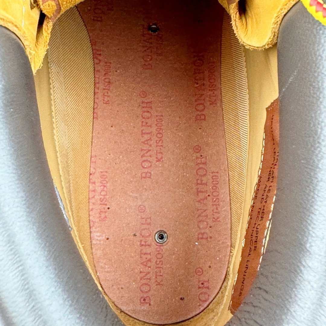 图片[10]-＃GD广顶 Louis Vuitton x Timberland 6 Inch Leather Ankle Boots LV联名添柏岚系列经典复古户外6英寸休闲工装天伯伦大黄靴 东莞代工品质#内标Timberland LOGO带有紫光防伪标识#升级厚实抽屉礼品鞋盒及全套代购包装说明书防尘布袋物件#原楦原纸版数据开发版型#原厂宝元注射机#四线电脑车线并齐#采用进口Monogram 压纹头层磨砂皮料鞋面材质全部内里搭配真皮革材料!!)#原装一致全磨砂皮领口#六边蜂窝抗疲劳减震PU鞋垫#轻便防滑橡胶发泡组合底 LV x Timberland 及踝靴依托路易威登的精湛匠艺于意大利悉心制作，以 Timberland 的工装风范瞩目亮相 Pharrell Williams 打造的2024 秋冬男装秀场。粒面正绒面皮革和隔热内衬塑造 Timberland 经典设计的放大版本Timberland 外底呈现 Monogram 元素。接缝密封结构升级舒适体验和耐磨性能 Monogram 粒面牛皮革鞋领和合作标识标签丰富细节。粒面正绒面牛皮革 隔热 PimaLoft 内衬 接缝密封结构 圆形织物鞋带 橡胶外底 Monogram 粒面牛皮革鞋领 饰钉和搭扣镂刻路易威登标识 标签、鞋舌和内底点缀路易威登巴黎 x Timberland 标识 侧面 Timberland 标识 鞋底凸纹饰有 Monogram 图案 尺码：女35.5 36 37 38 39 39.5/ 男40 41 42 43 44 45 46（皮鞋码 比运动鞋偏大一码！）-选品中心