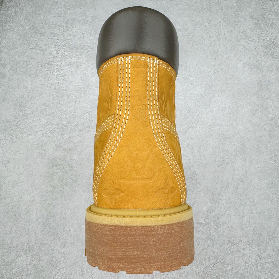 图片[8]-＃GD广顶 Louis Vuitton x Timberland 6 Inch Leather Ankle Boots LV联名添柏岚系列经典复古户外6英寸休闲工装天伯伦大黄靴 东莞代工品质#内标Timberland LOGO带有紫光防伪标识#升级厚实抽屉礼品鞋盒及全套代购包装说明书防尘布袋物件#原楦原纸版数据开发版型#原厂宝元注射机#四线电脑车线并齐#采用进口Monogram 压纹头层磨砂皮料鞋面材质全部内里搭配真皮革材料!!)#原装一致全磨砂皮领口#六边蜂窝抗疲劳减震PU鞋垫#轻便防滑橡胶发泡组合底 LV x Timberland 及踝靴依托路易威登的精湛匠艺于意大利悉心制作，以 Timberland 的工装风范瞩目亮相 Pharrell Williams 打造的2024 秋冬男装秀场。粒面正绒面皮革和隔热内衬塑造 Timberland 经典设计的放大版本Timberland 外底呈现 Monogram 元素。接缝密封结构升级舒适体验和耐磨性能 Monogram 粒面牛皮革鞋领和合作标识标签丰富细节。粒面正绒面牛皮革 隔热 PimaLoft 内衬 接缝密封结构 圆形织物鞋带 橡胶外底 Monogram 粒面牛皮革鞋领 饰钉和搭扣镂刻路易威登标识 标签、鞋舌和内底点缀路易威登巴黎 x Timberland 标识 侧面 Timberland 标识 鞋底凸纹饰有 Monogram 图案 尺码：女35.5 36 37 38 39 39.5/ 男40 41 42 43 44 45 46（皮鞋码 比运动鞋偏大一码！）-选品中心