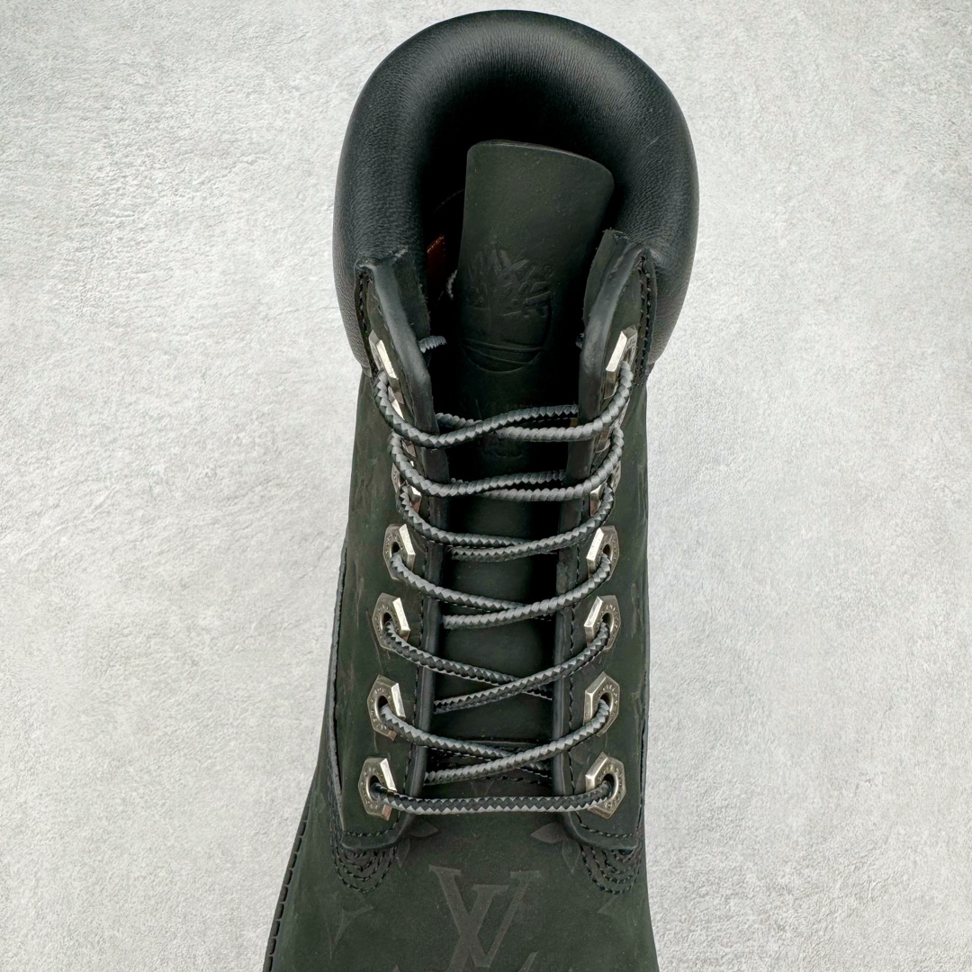 图片[5]-＃GD广顶 Louis Vuitton x Timberland 6 Inch Leather Ankle Boots LV联名添柏岚系列经典复古户外6英寸休闲工装天伯伦大黄靴 东莞代工品质#内标Timberland LOGO带有紫光防伪标识#升级厚实抽屉礼品鞋盒及全套代购包装说明书防尘布袋物件#原楦原纸版数据开发版型#原厂宝元注射机#四线电脑车线并齐#采用进口Monogram 压纹头层磨砂皮料鞋面材质全部内里搭配真皮革材料!!)#原装一致全磨砂皮领口#六边蜂窝抗疲劳减震PU鞋垫#轻便防滑橡胶发泡组合底 LV x Timberland 及踝靴依托路易威登的精湛匠艺于意大利悉心制作，以 Timberland 的工装风范瞩目亮相 Pharrell Williams 打造的2024 秋冬男装秀场。粒面正绒面皮革和隔热内衬塑造 Timberland 经典设计的放大版本Timberland 外底呈现 Monogram 元素。接缝密封结构升级舒适体验和耐磨性能 Monogram 粒面牛皮革鞋领和合作标识标签丰富细节。粒面正绒面牛皮革 隔热 PimaLoft 内衬 接缝密封结构 圆形织物鞋带 橡胶外底 Monogram 粒面牛皮革鞋领 饰钉和搭扣镂刻路易威登标识 标签、鞋舌和内底点缀路易威登巴黎 x Timberland 标识 侧面 Timberland 标识 鞋底凸纹饰有 Monogram 图案 尺码：女35.5 36 37 38 39 39.5/ 男40 41 42 43 44 45 46（皮鞋码 比运动鞋偏大一码！）-选品中心