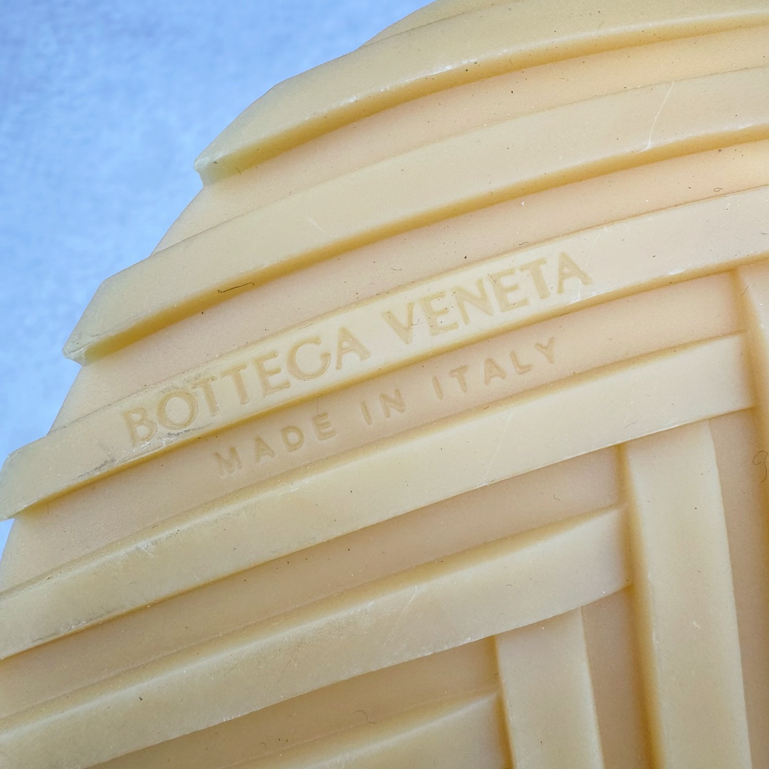 图片[20]-＃GD广顶 BOTTEGA VENETA Orbit Runner BV葆蝶家时尚休闲王一博同款老爹鞋运动鞋 原版开发 一比一打造 相似度百分之99以上 市场一梯队级别品质 区别市场任何标文顶级品质版本 采用轻质科技网布面料 搭配几何图案设计橡胶外底 王炸系列 高版本 认准套包工艺 实际增高很多哦 还是一样显腿细非常nice 耐玩耐造 对标对版 套包鞋工艺 认准高版本 大底选用拼色TPU大底 配置原版包装 尺码：35 36 37 38 39 40 41 42 43 44 45-选品中心