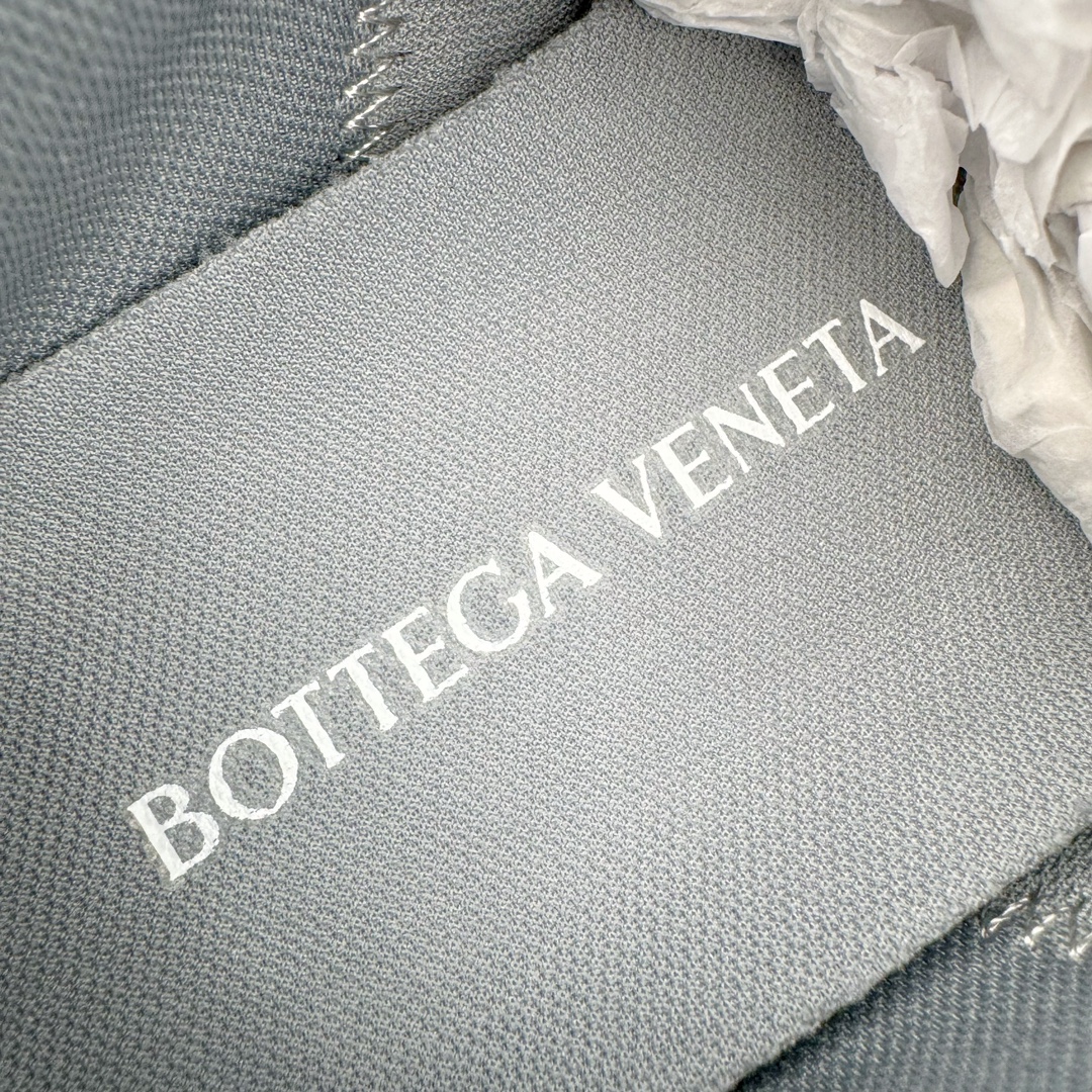 图片[10]-＃GD广顶 BOTTEGA VENETA Orbit Runner BV葆蝶家时尚休闲王一博同款老爹鞋运动鞋 原版开发 一比一打造 相似度百分之99以上 市场一梯队级别品质 区别市场任何标文顶级品质版本 采用轻质科技网布面料 搭配几何图案设计橡胶外底 王炸系列 高版本 认准套包工艺 实际增高很多哦 还是一样显腿细非常nice 耐玩耐造 对标对版 套包鞋工艺 认准高版本 大底选用拼色TPU大底 配置原版包装 尺码：35 36 37 38 39 40 41 42 43 44 45-选品中心