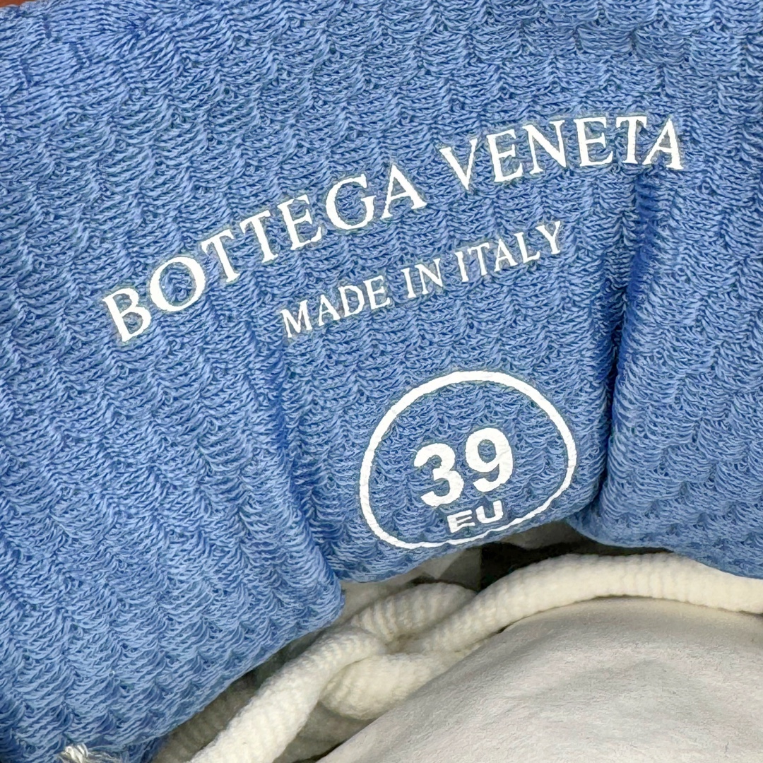 图片[12]-＃GD广顶 BOTTEGA VENETA Orbit Runner BV葆蝶家时尚休闲王一博同款老爹鞋运动鞋 原版开发 一比一打造 相似度百分之99以上 市场一梯队级别品质 区别市场任何标文顶级品质版本 采用轻质科技网布面料 搭配几何图案设计橡胶外底 王炸系列 高版本 认准套包工艺 实际增高很多哦 还是一样显腿细非常nice 耐玩耐造 对标对版 套包鞋工艺 认准高版本 大底选用拼色TPU大底 配置原版包装 尺码：35 36 37 38 39 40 41 42 43 44 45-选品中心