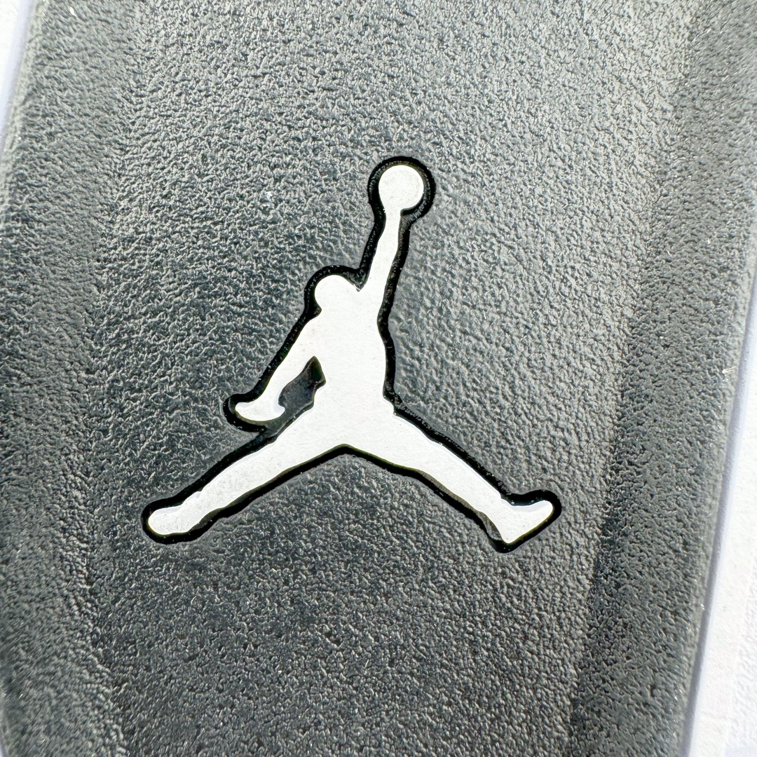 图片[20]-＃K版纯原 Air Jordan AJ4 Retro \\\” Fear \\\” 黑白恐惧 复刻2024版 FQ8138-002 全新升级改良 原鞋原楦原纸板同源开发 完美呈现乔4的版型 内侧正确双色网格 还原细节 原厂皮料 正确气垫颜色 正确网格工艺 正确拉帮工艺 全鞋原装材料制作 原档案原模具打造 支持全方位与正品对比 尺码：40 40.5 41 42 42.5 43 44 44.5 45 46 47.5-选品中心