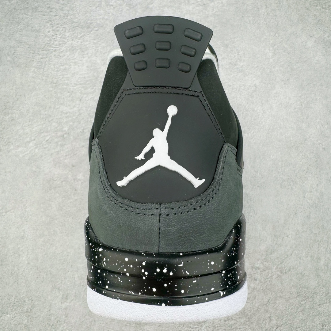 图片[8]-＃Y3纯原 Air Jordan AJ4 Retro \\\” Fear \\\” 黑白恐惧 复刻2024版 FQ8138-002 市售天花板产物 耗时半年巨作 全套原纸板楦头开发 原厂特供皮料加持 确保原汁原味 完美呈现四代版型 一比一鞋头弧度高度鞋身弧度 数据细节工艺流程均保持原鞋一致 原厂TPU网格鞋带扣 正确内里网布 菱角分明不变形无多余毛边 柔软性质感一致于原鞋 市场唯一原厂鞋扣模具 背面可见隐藏注塑口 原厂织唛标 原厂飞人电绣工艺 尾指中部跳三针 独家绑鞋带手法 印刷中底布 四线拉帮 米色美纹纸贴合固定 进口港宝加持 后跟自然饱满 全鞋荧光划线卡点 追求极致完美 每一双都是工艺品 多重QC质检 超越公司货的品控标准 实实在在的免检产品 尺码：40.5 41 42 42.5 43 44 44.5 45 46 47.5 48.5-选品中心