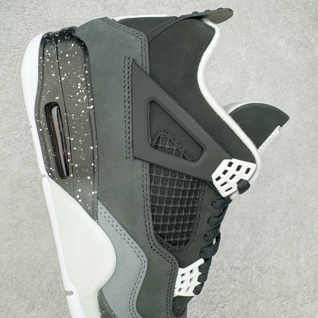 图片[6]-＃Y3纯原 Air Jordan AJ4 Retro \\\” Fear \\\” 黑白恐惧 复刻2024版 FQ8138-002 市售天花板产物 耗时半年巨作 全套原纸板楦头开发 原厂特供皮料加持 确保原汁原味 完美呈现四代版型 一比一鞋头弧度高度鞋身弧度 数据细节工艺流程均保持原鞋一致 原厂TPU网格鞋带扣 正确内里网布 菱角分明不变形无多余毛边 柔软性质感一致于原鞋 市场唯一原厂鞋扣模具 背面可见隐藏注塑口 原厂织唛标 原厂飞人电绣工艺 尾指中部跳三针 独家绑鞋带手法 印刷中底布 四线拉帮 米色美纹纸贴合固定 进口港宝加持 后跟自然饱满 全鞋荧光划线卡点 追求极致完美 每一双都是工艺品 多重QC质检 超越公司货的品控标准 实实在在的免检产品 尺码：40.5 41 42 42.5 43 44 44.5 45 46 47.5 48.5-选品中心